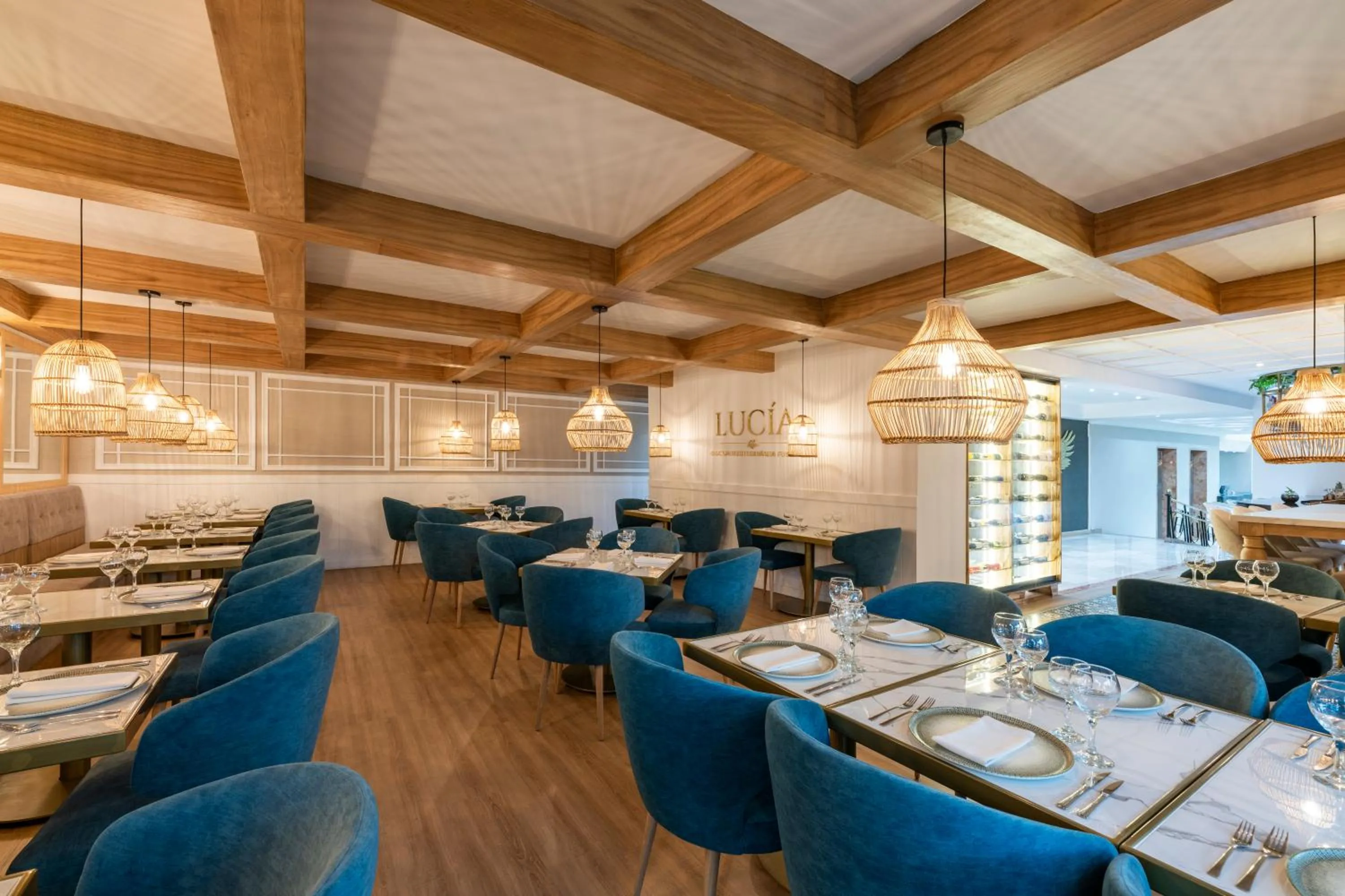 Restaurant/places to eat in Hotel Andes Plaza