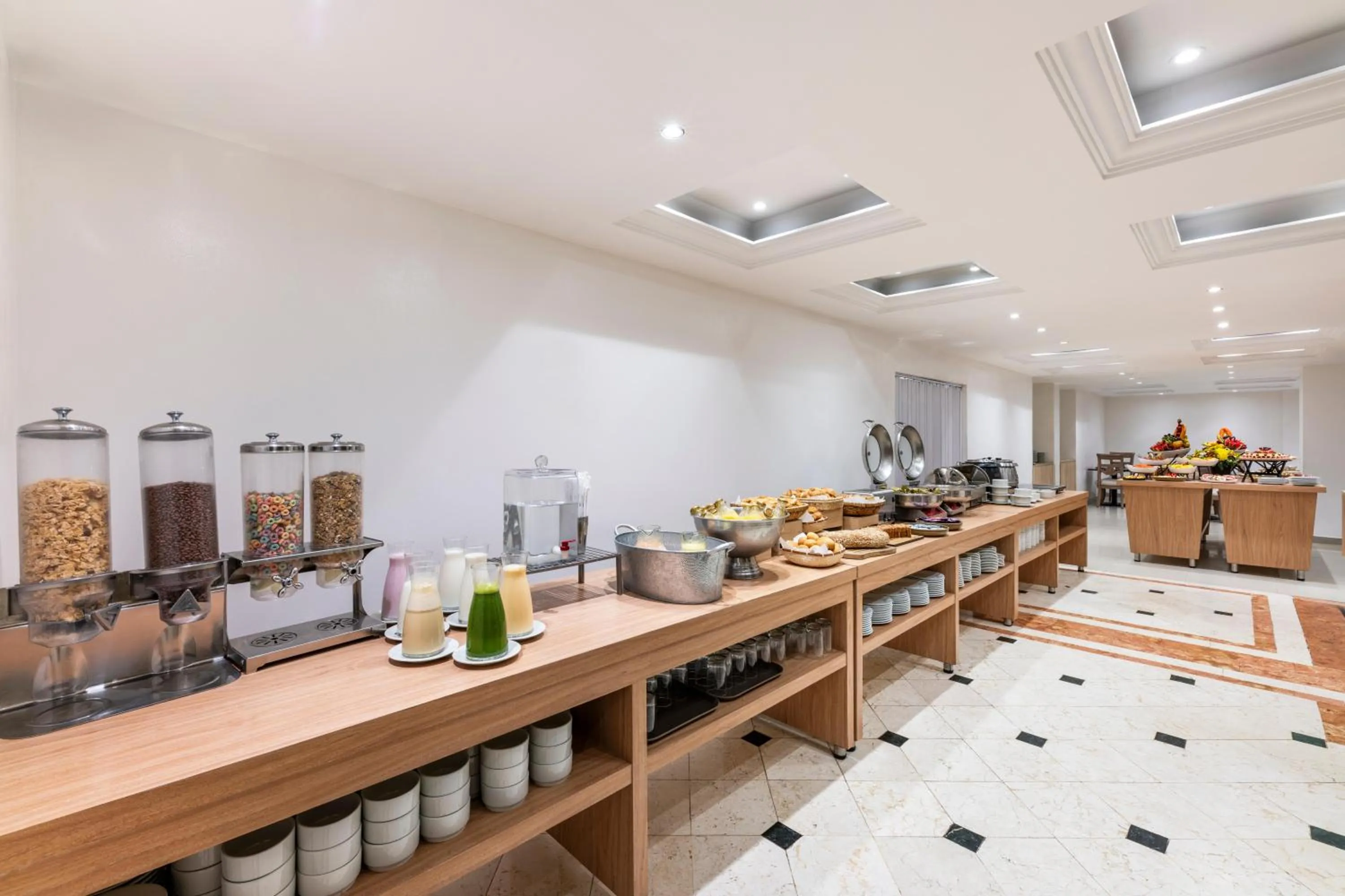 Restaurant/places to eat in Hotel Andes Plaza