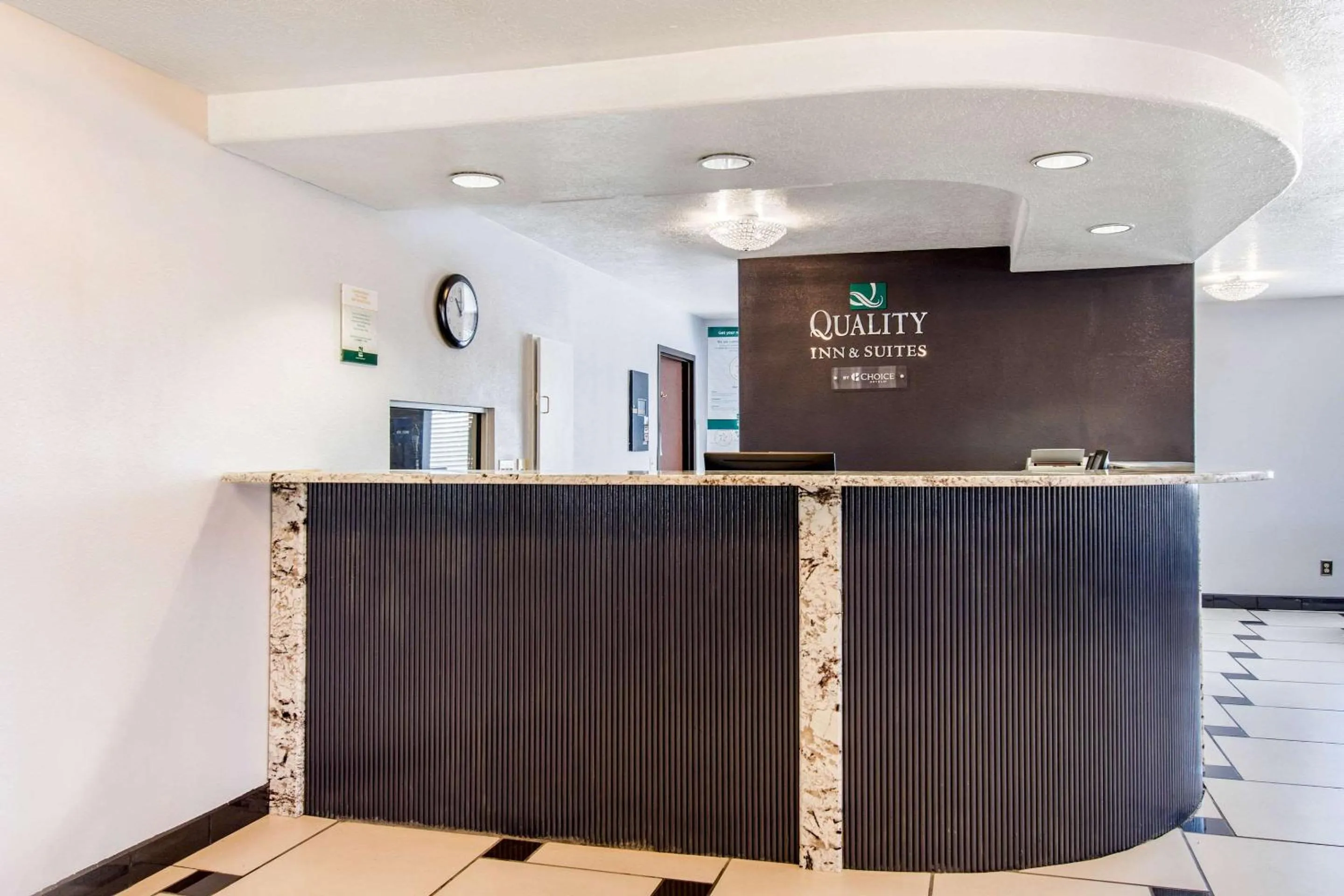 Lobby or reception in Quality Inn & Suites Albuquerque North near Balloon Fiesta Park