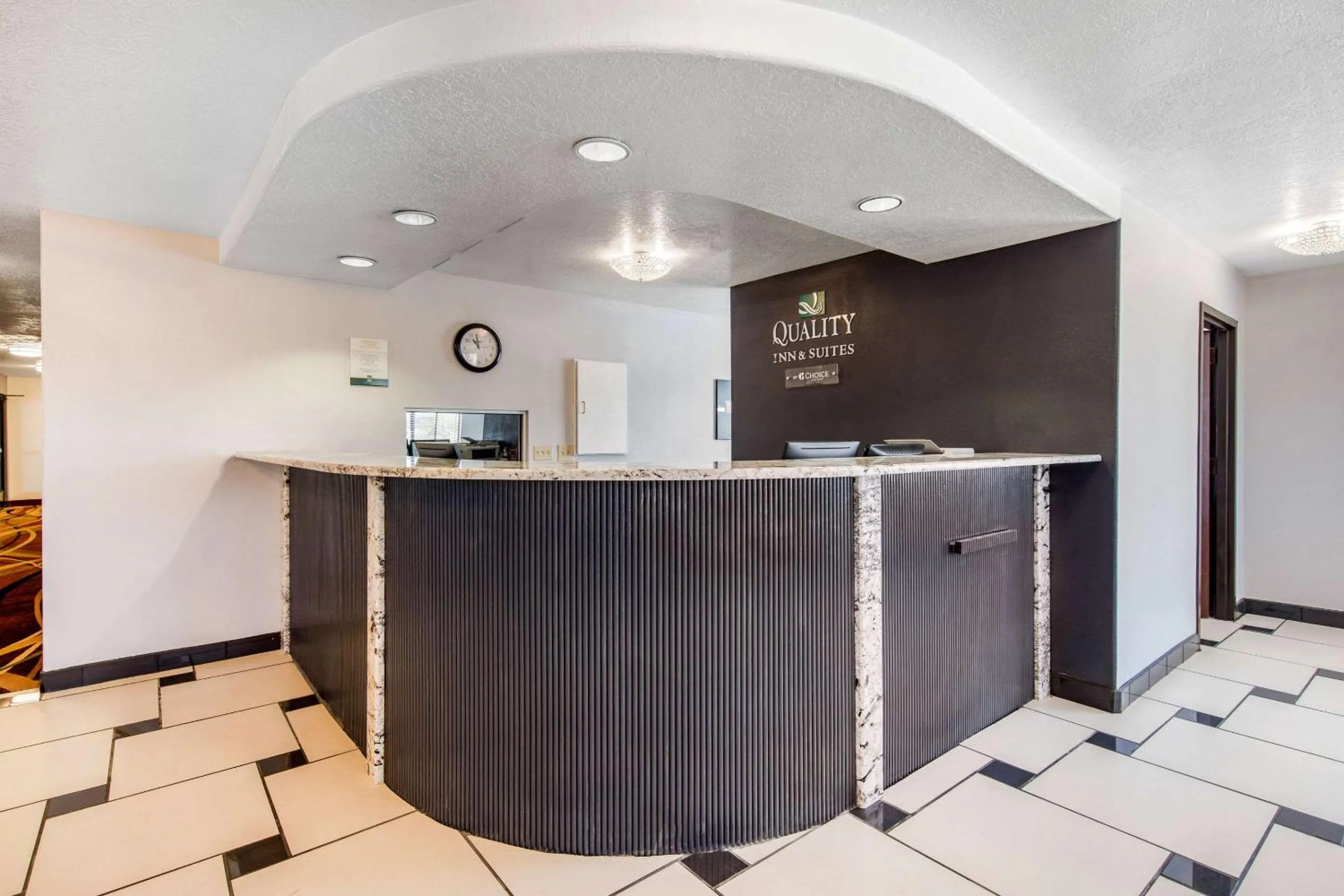 Lobby or reception in Quality Inn & Suites Albuquerque North near Balloon Fiesta Park