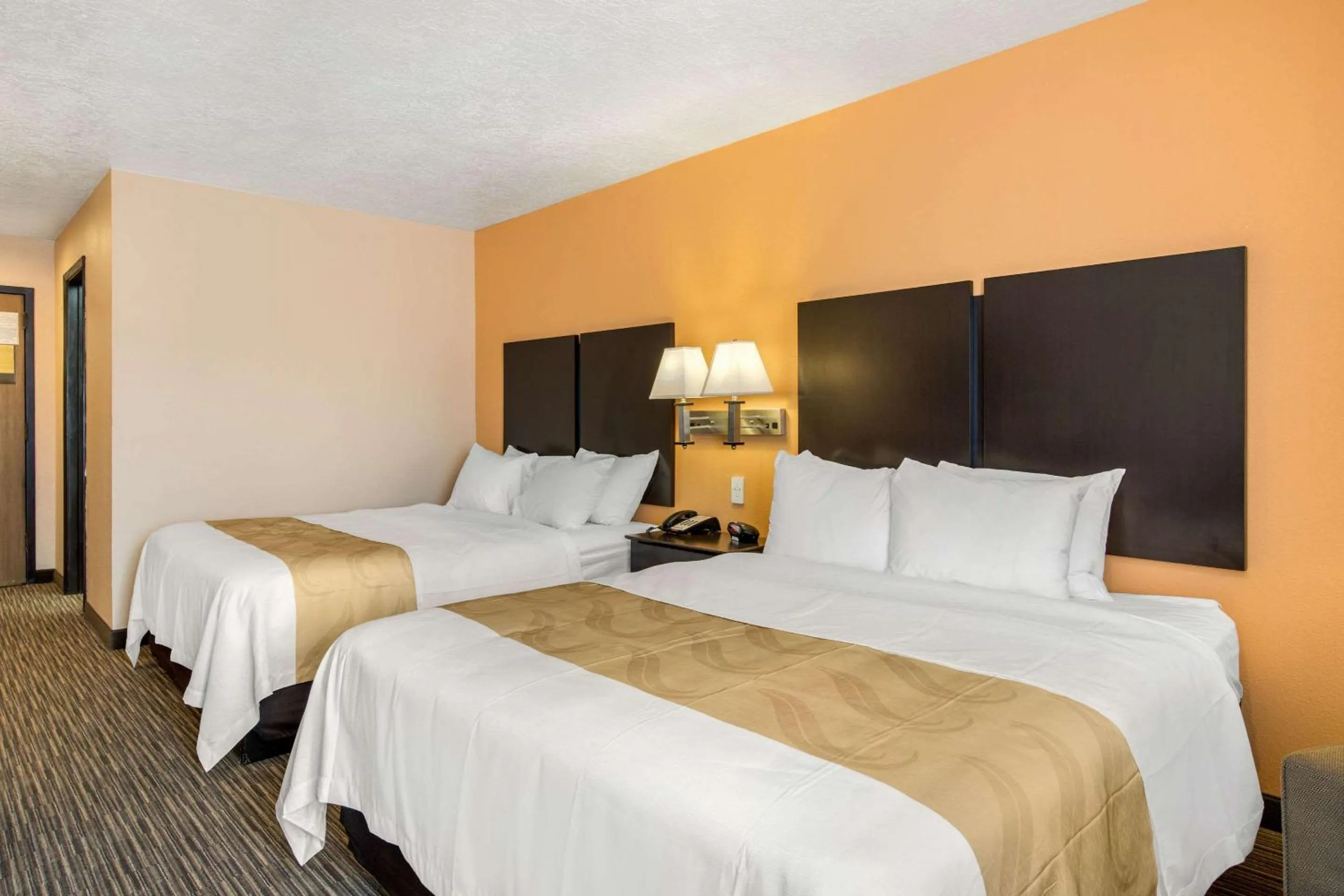Photo of the whole room, Bed in Quality Inn & Suites Albuquerque North near Balloon Fiesta Park