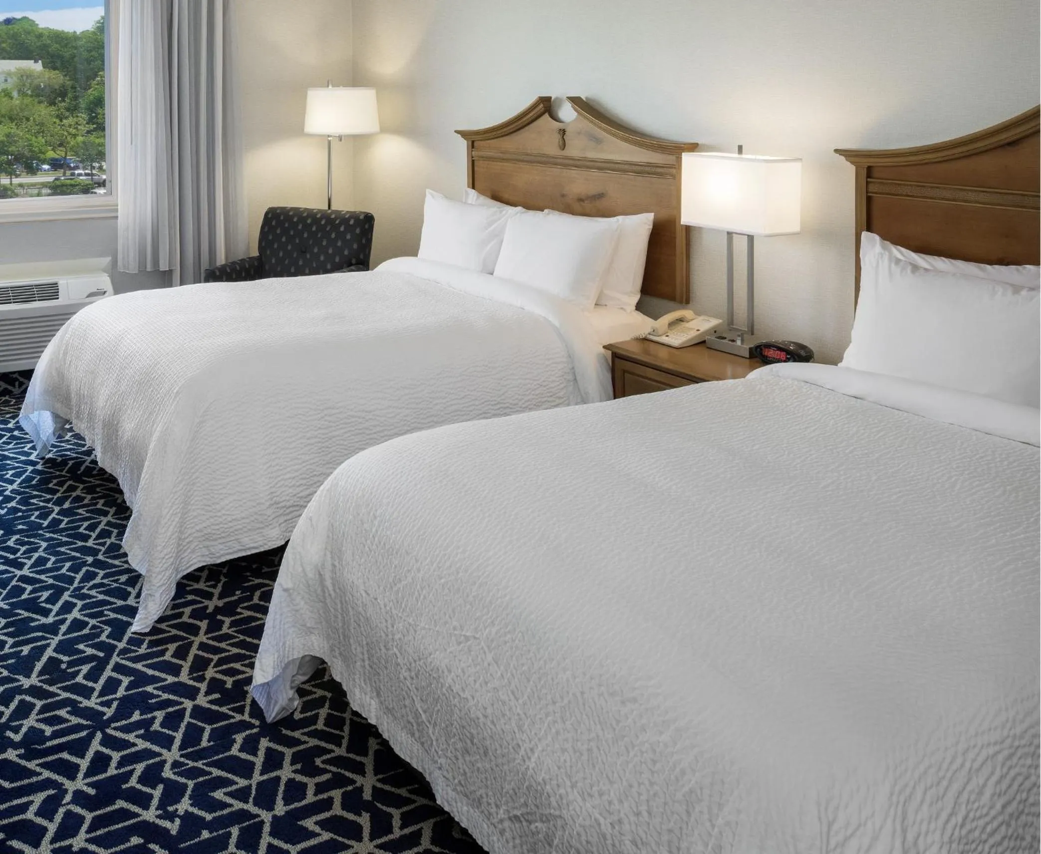 Bed in The Newport Harbor Hotel & Marina