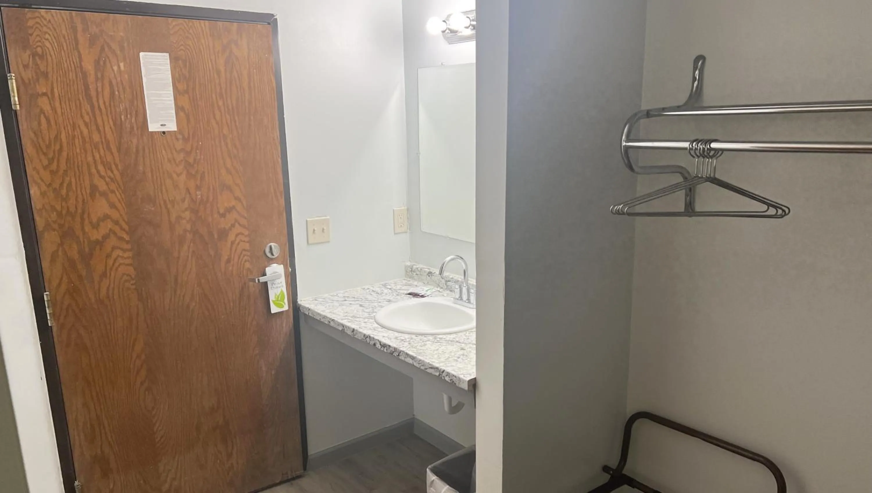 Bedroom in Countryside Inn Motel Albert Lea