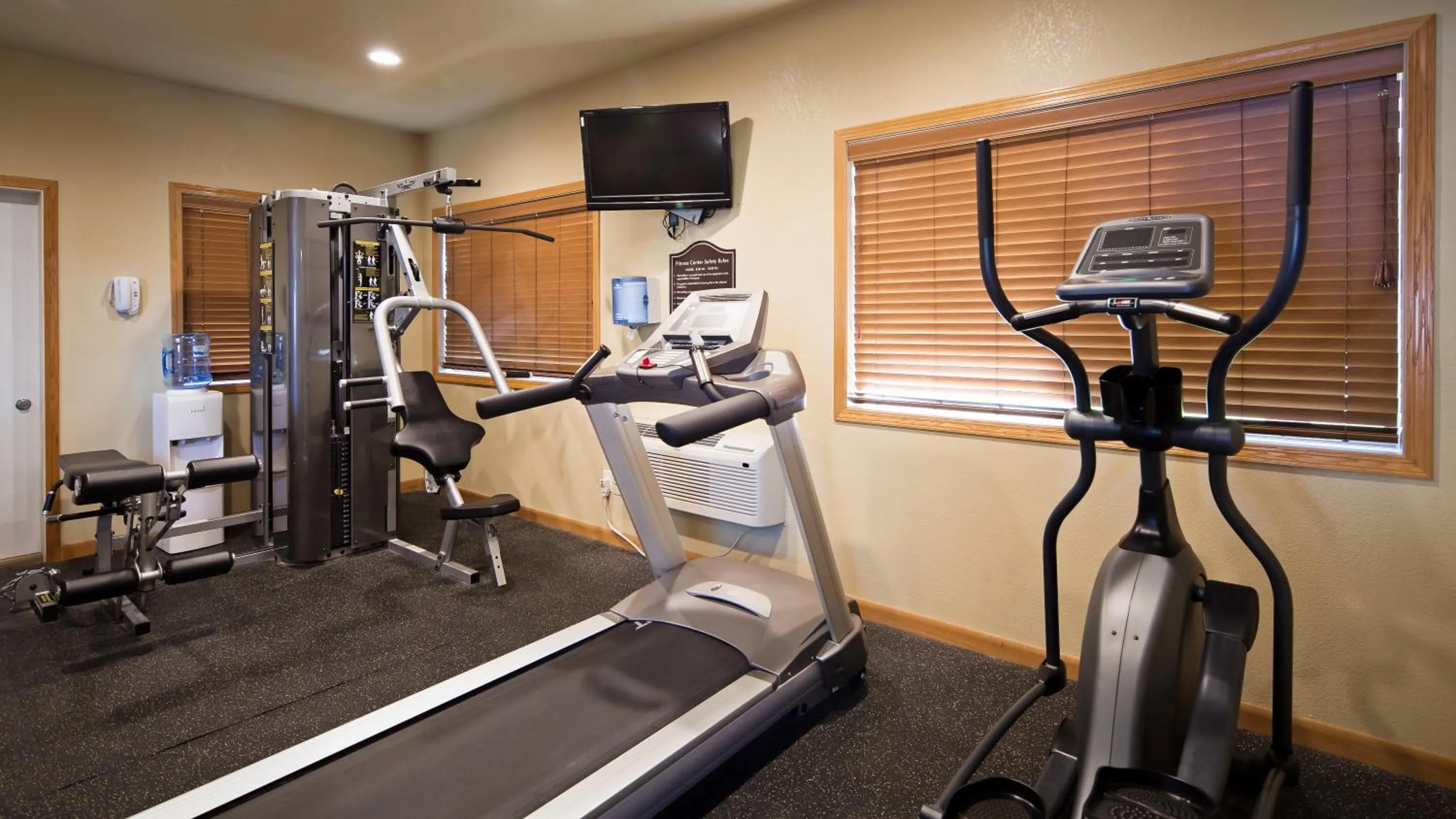 Fitness centre/facilities in Best Western Alexandria Inn