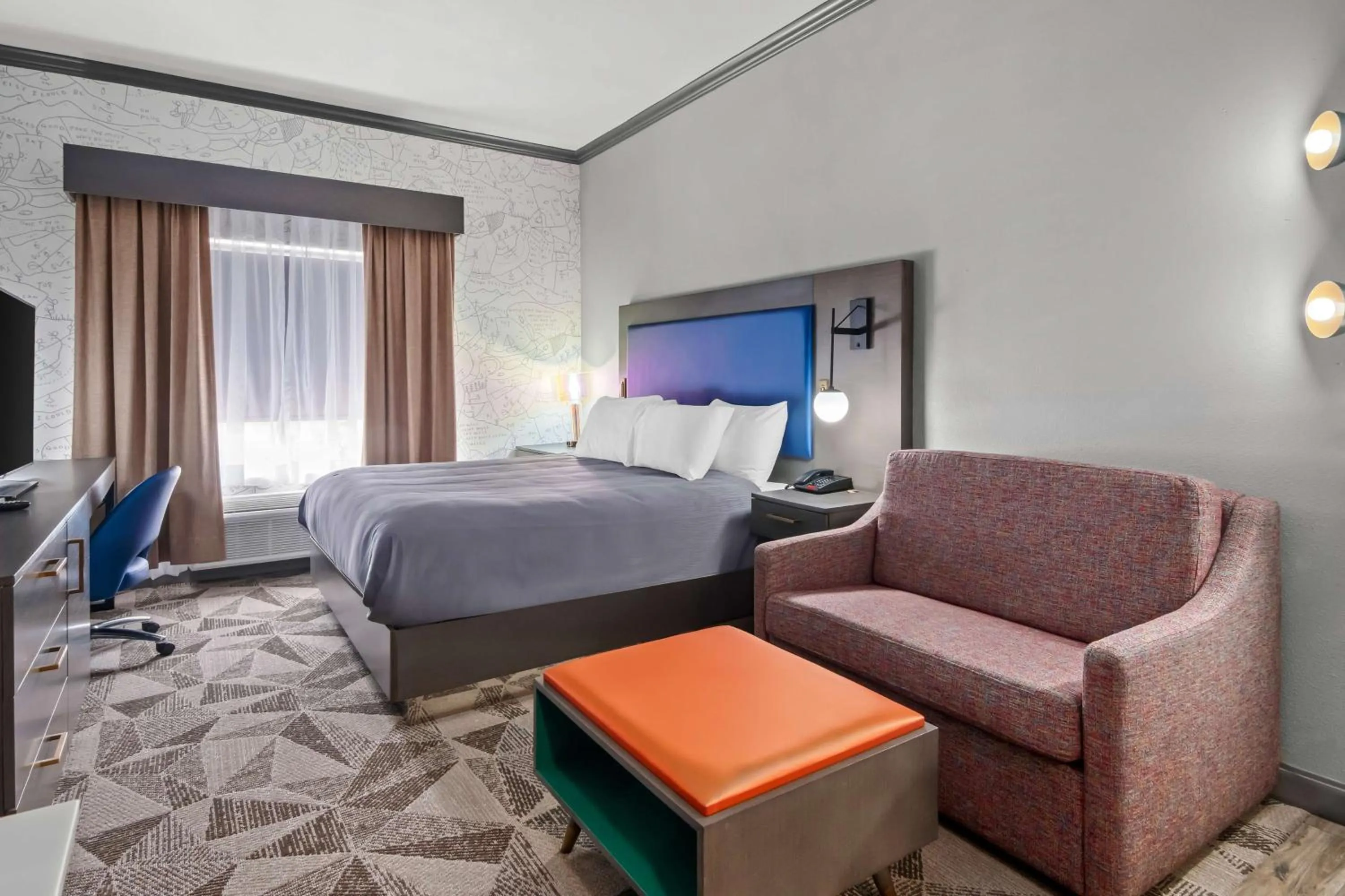 Bedroom, Bed in Big Country Hotel & Suites, SureStay Collection by BW