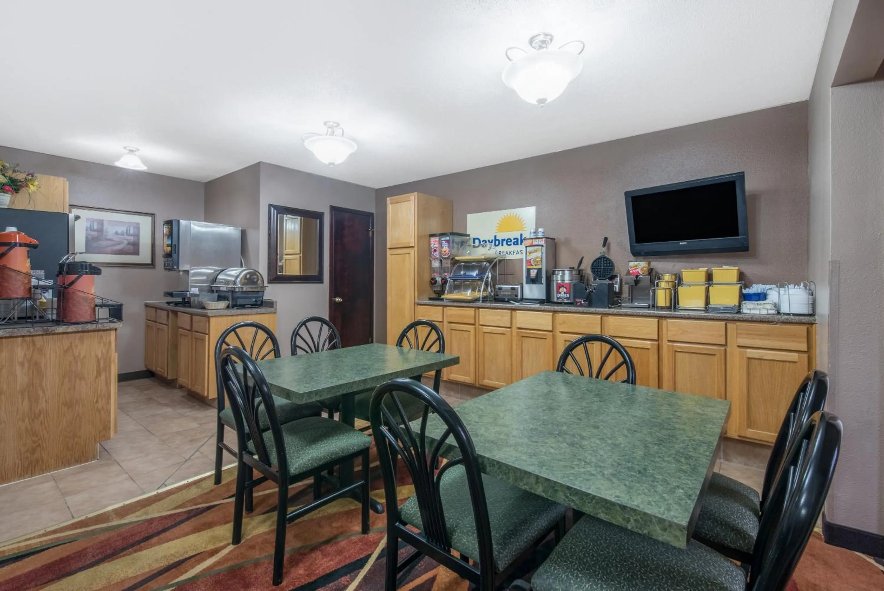 Continental breakfast in Days Inn by Wyndham Jamestown