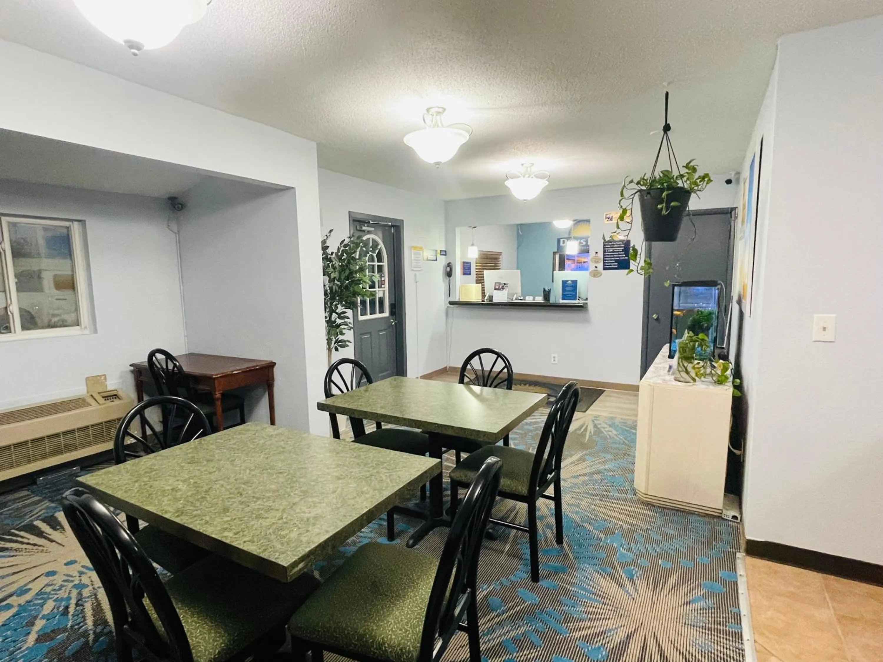 Breakfast in Days Inn by Wyndham Jamestown