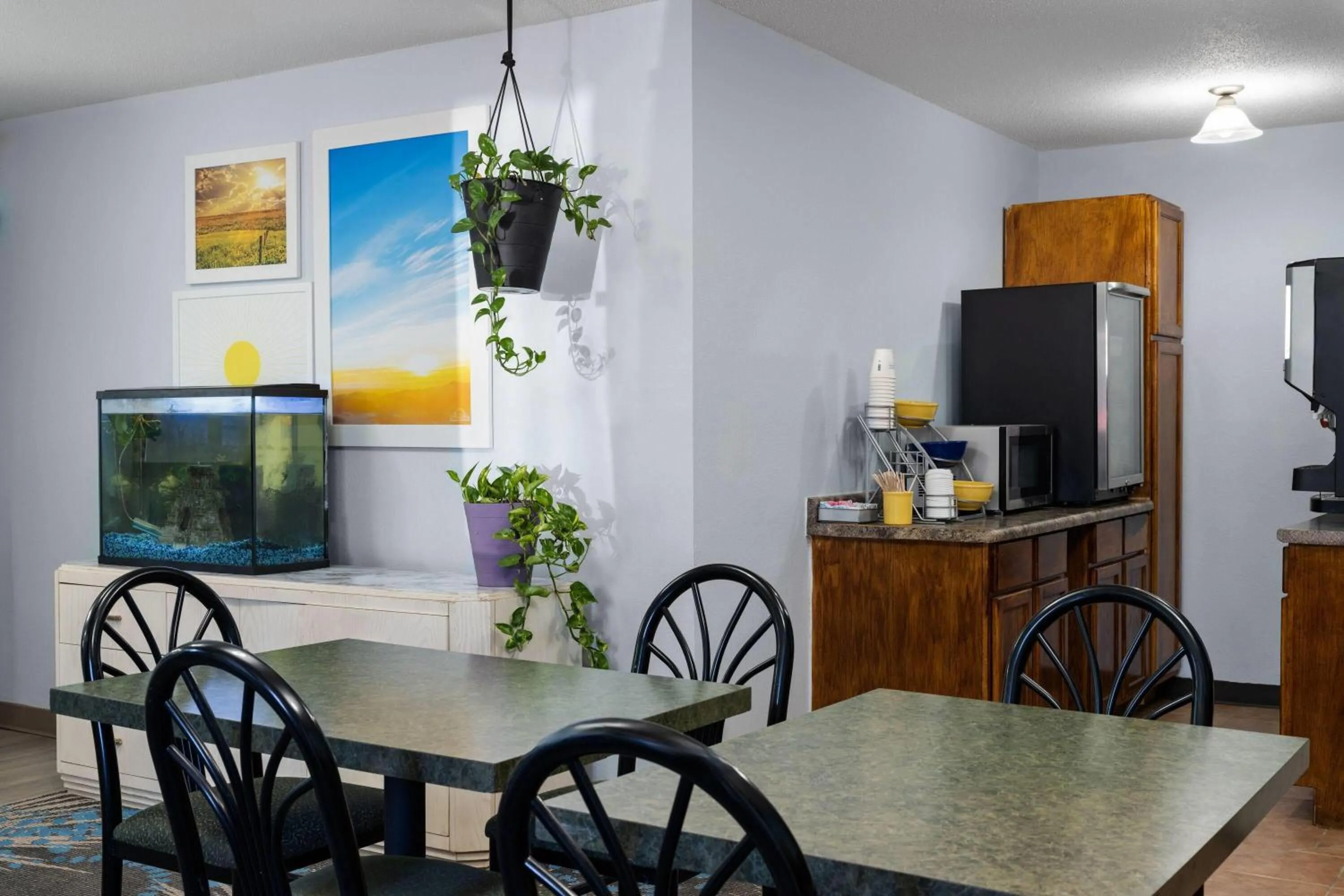 Breakfast in Days Inn by Wyndham Jamestown