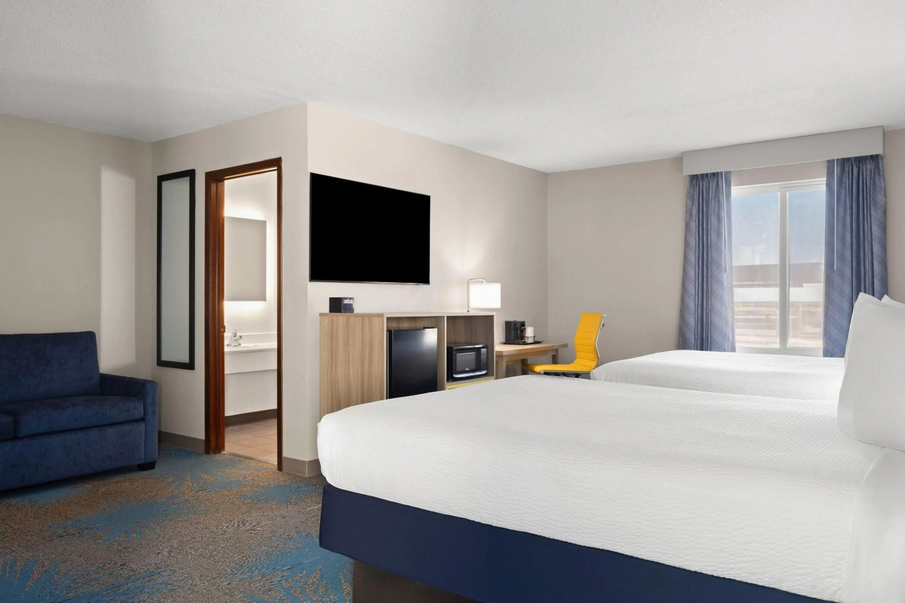 Photo of the whole room in Days Inn by Wyndham Jamestown