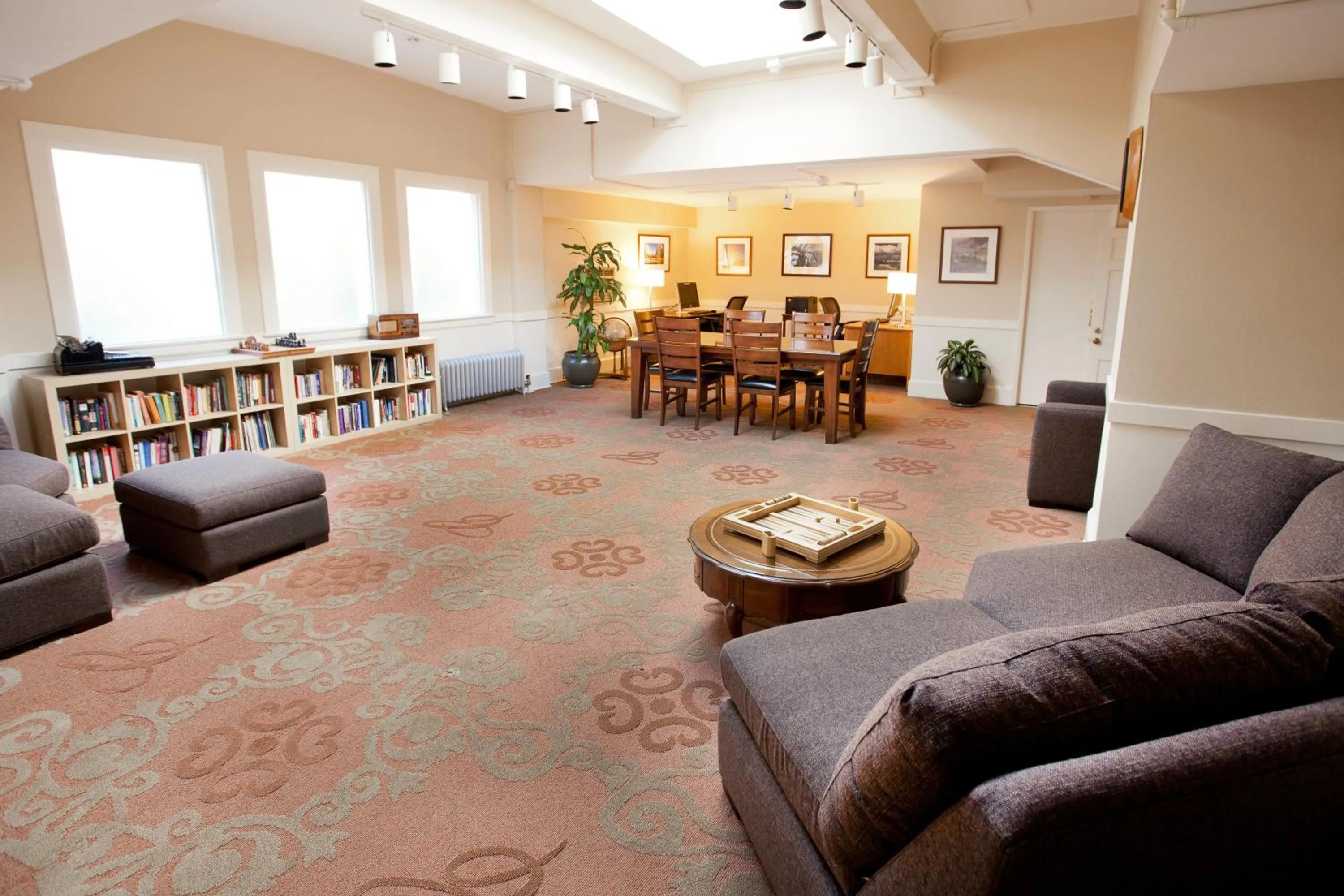 Lounge or bar in Cardinal Hotel