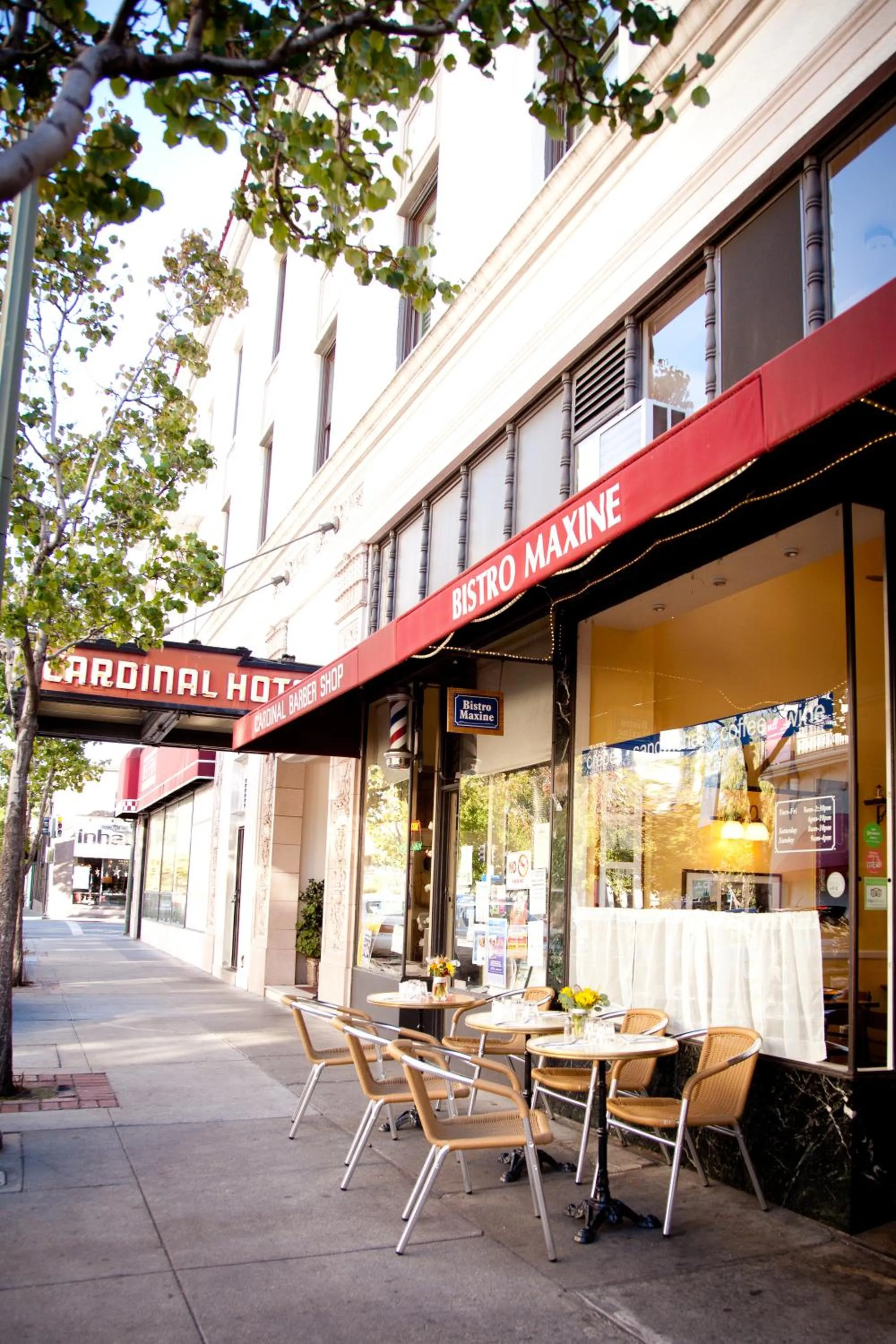 Restaurant/places to eat in Cardinal Hotel