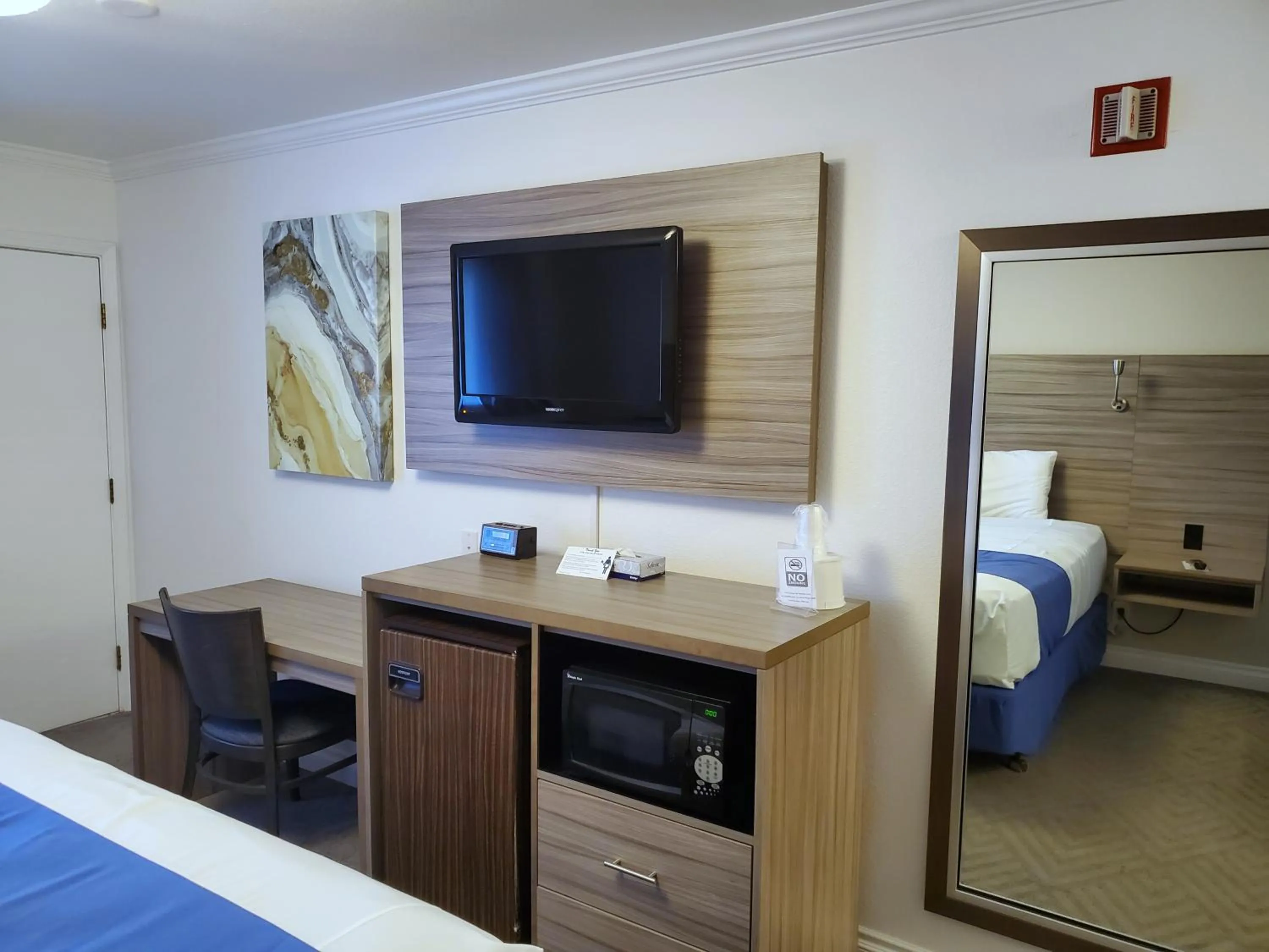 TV and multimedia, Bed in Exchange Club Motel