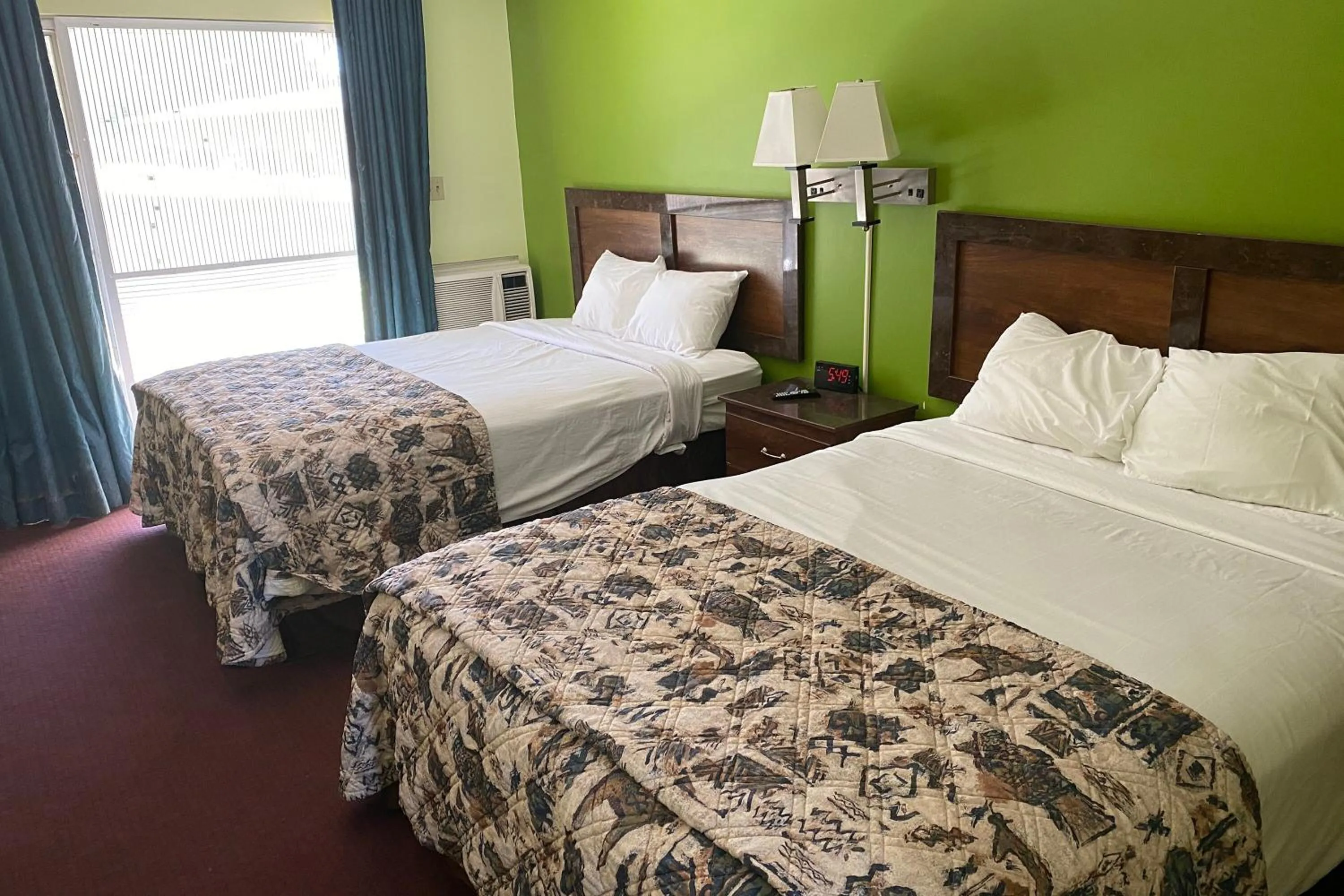 Queen Room in OYO Hotel Yuma AZ Desert Grove