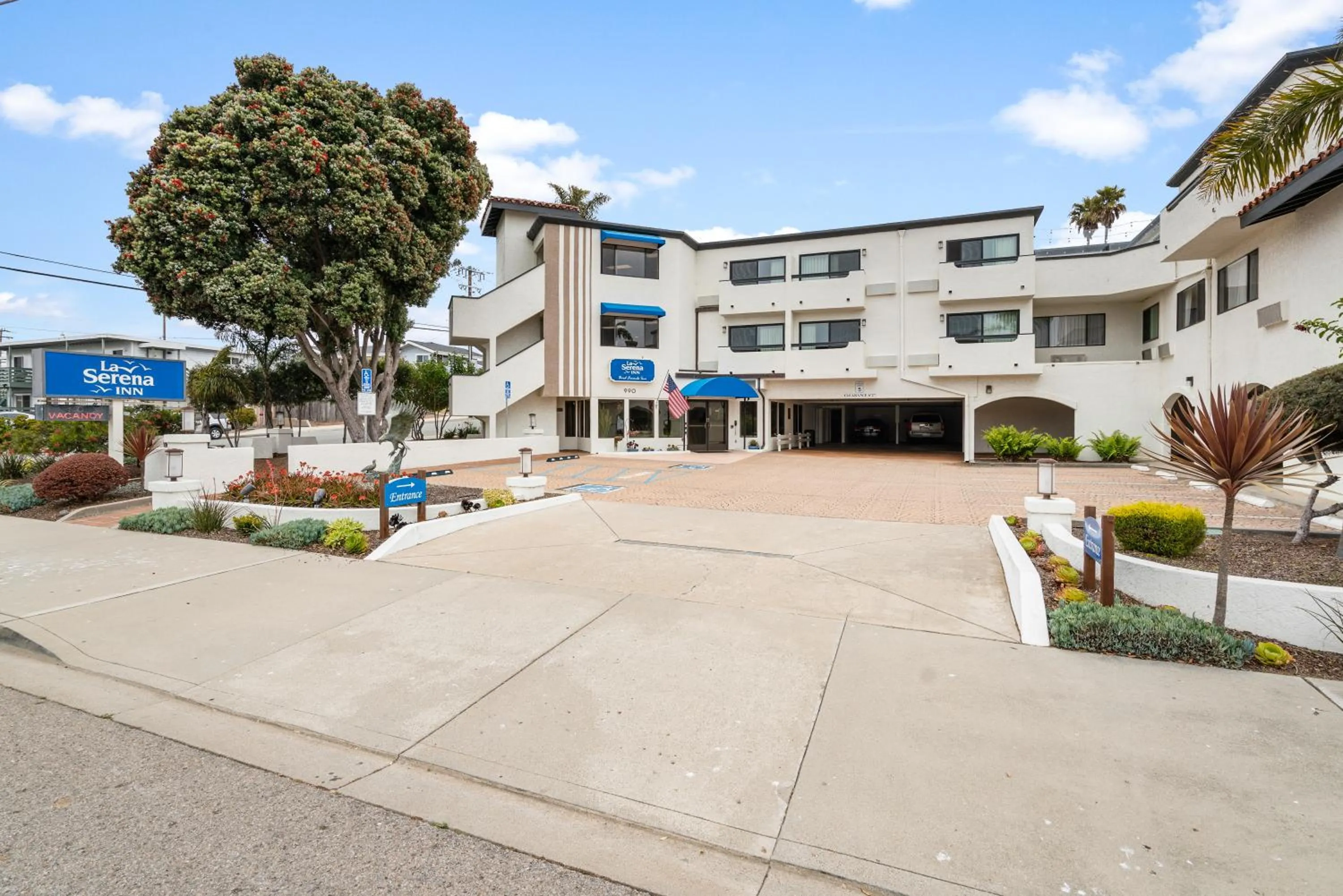 Property building in Hotel La Serena