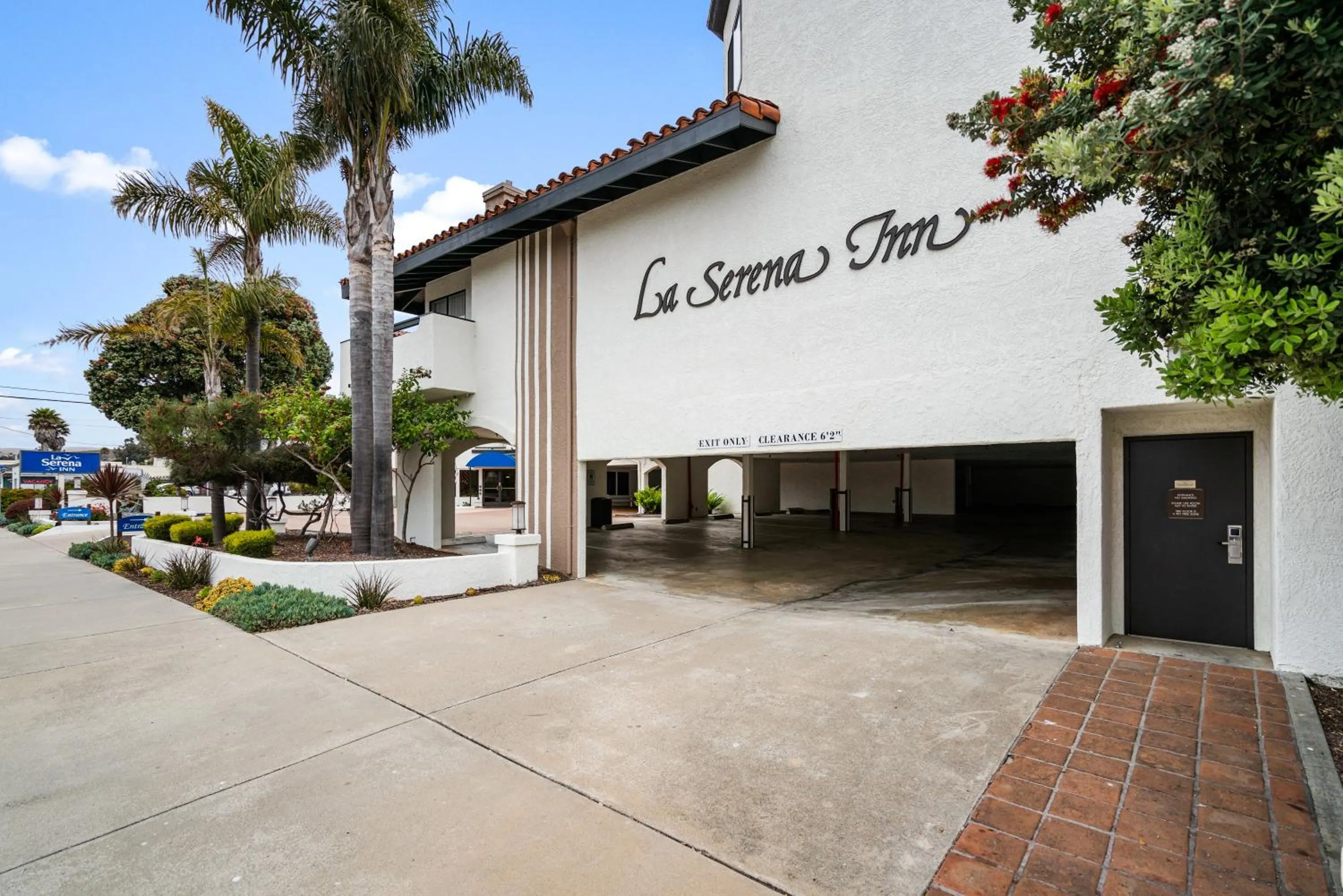 Property building in Hotel La Serena