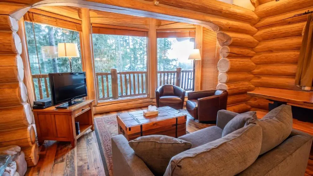 Snow Creek Cabins by Fernie Lodging Co