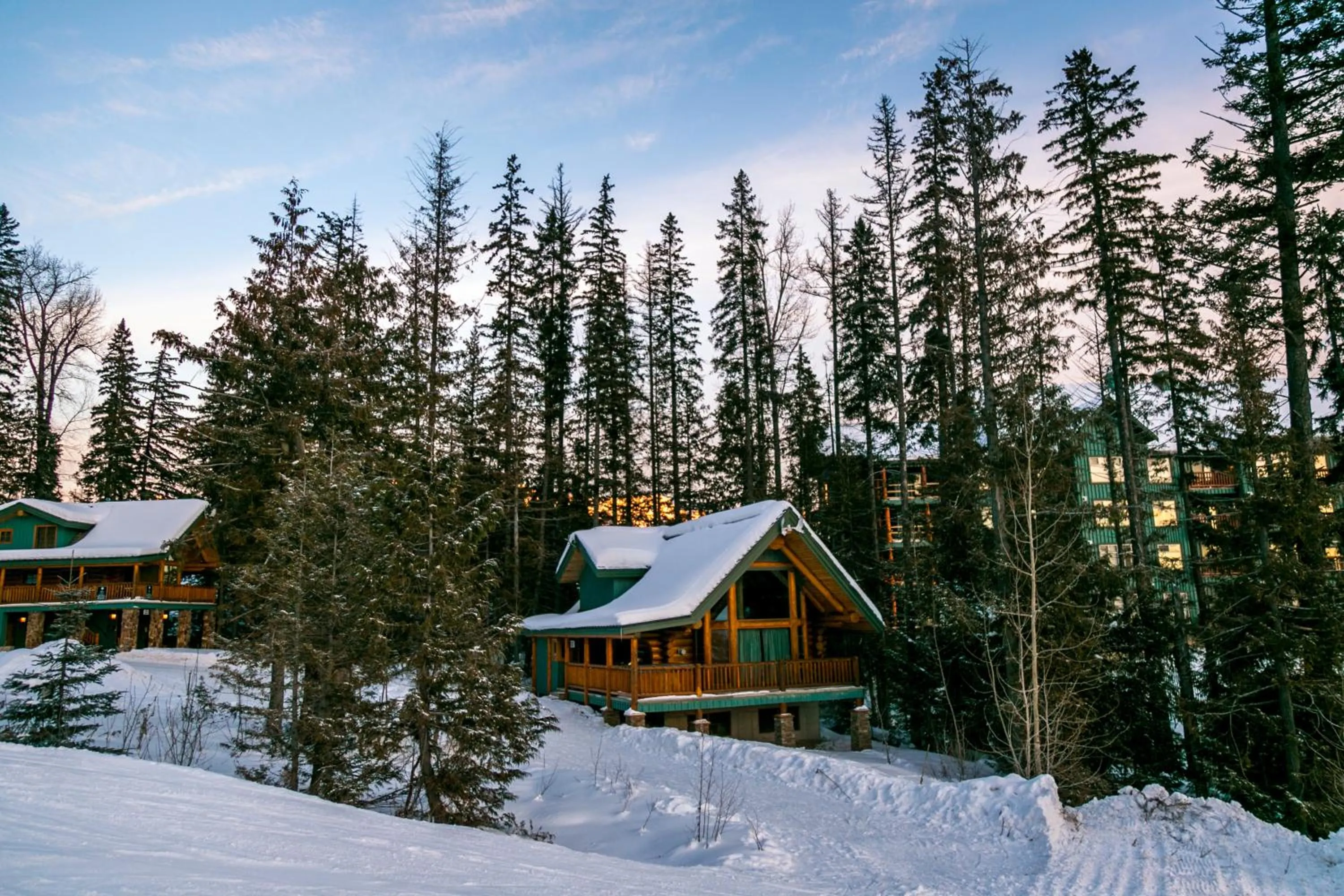 Snow Creek Cabins by Fernie Lodging Co