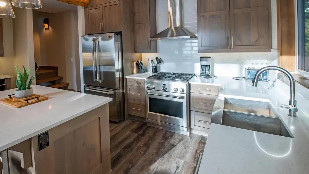 Snow Creek Cabins by Fernie Lodging Co