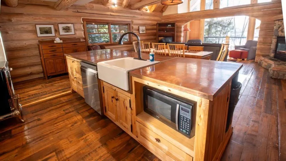 Snow Creek Cabins by Fernie Lodging Co