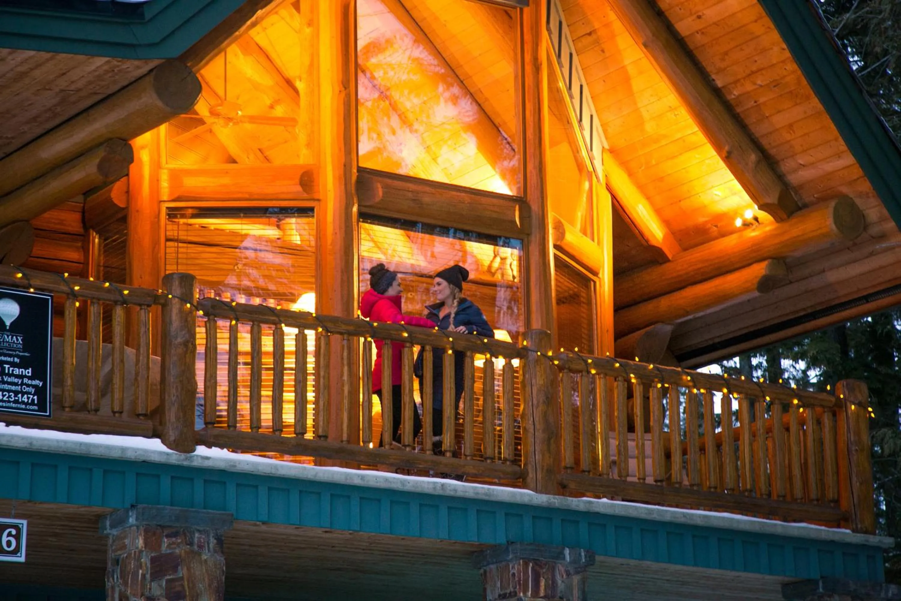Property building in Snow Creek Cabins by Fernie Lodging Co