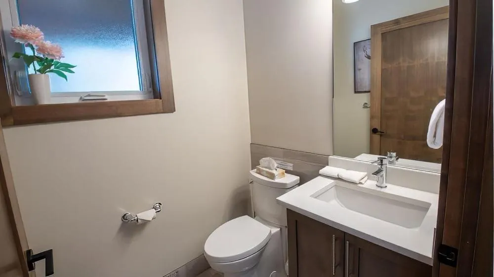 Snow Creek Cabins by Fernie Lodging Co