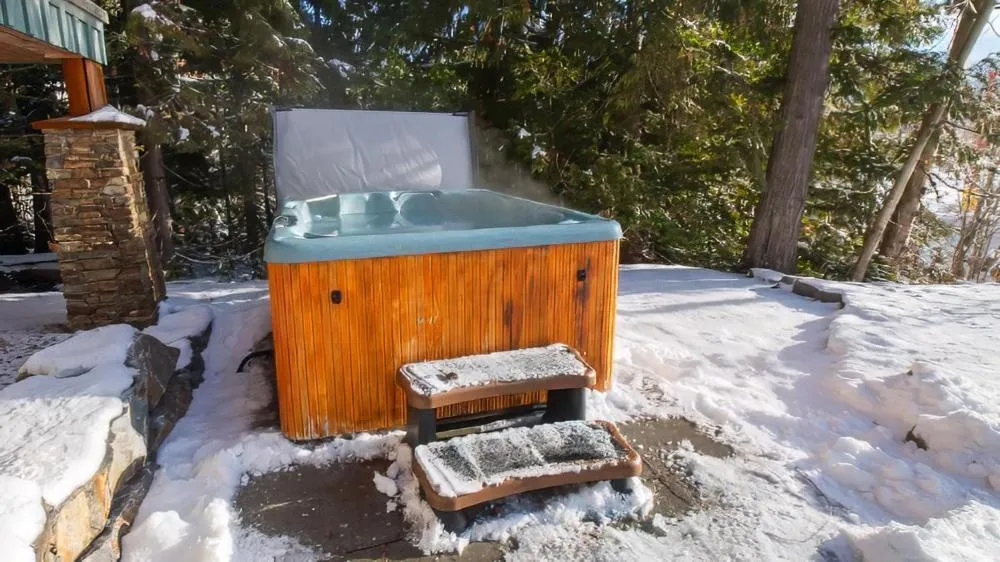 Snow Creek Cabins by Fernie Lodging Co