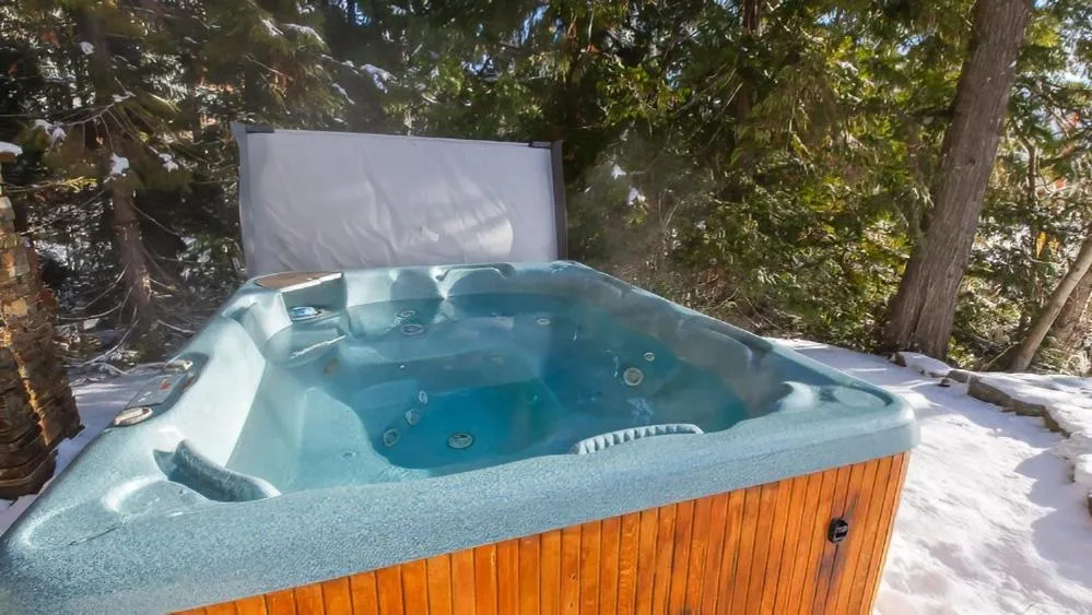 Snow Creek Cabins by Fernie Lodging Co