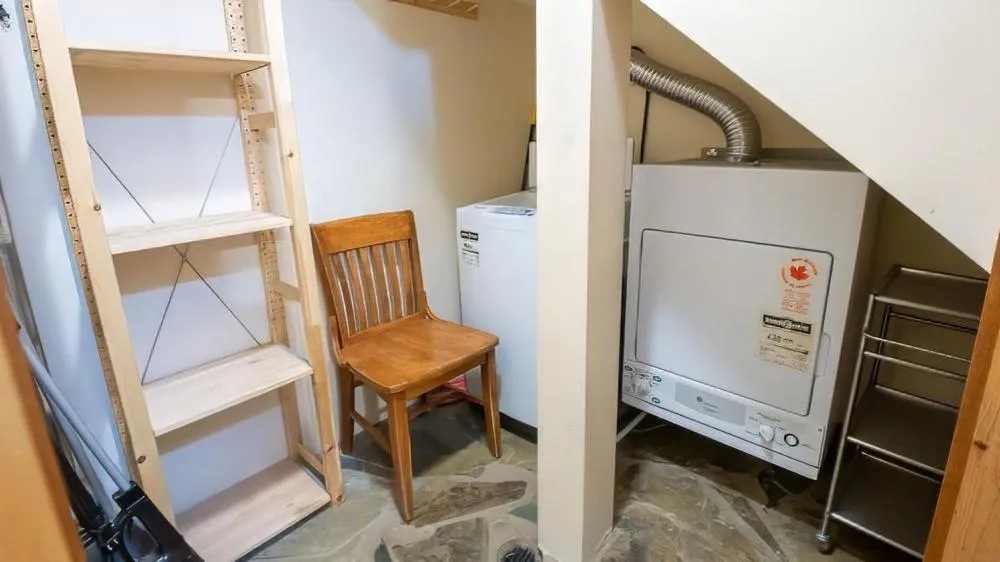 Snow Creek Cabins by Fernie Lodging Co