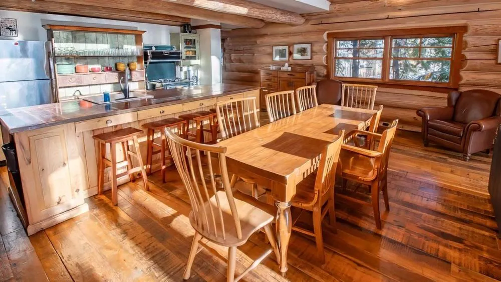 Snow Creek Cabins by Fernie Lodging Co