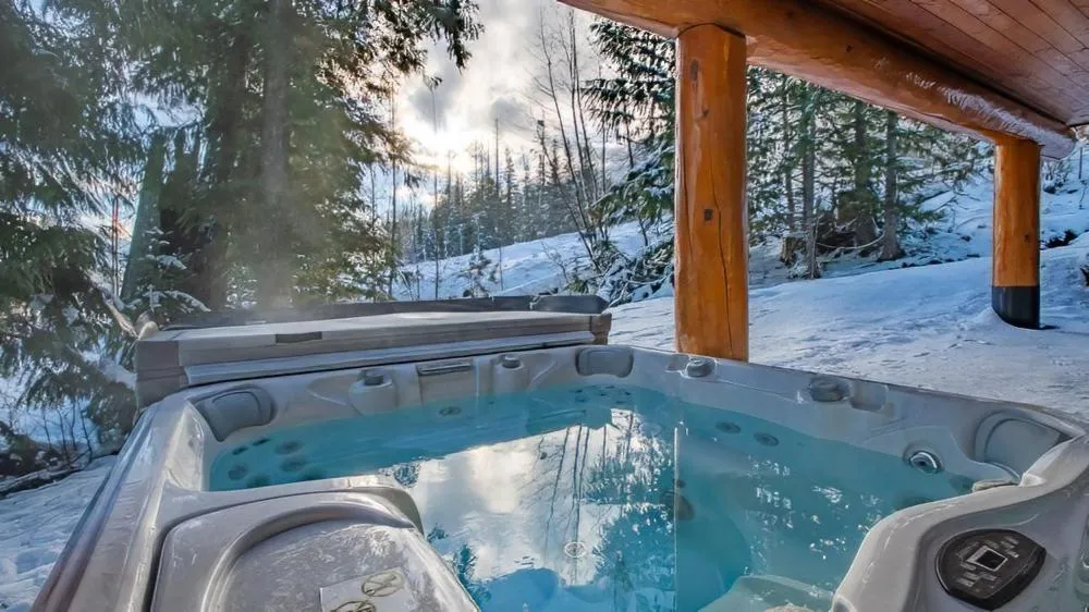 Snow Creek Cabins by Fernie Lodging Co