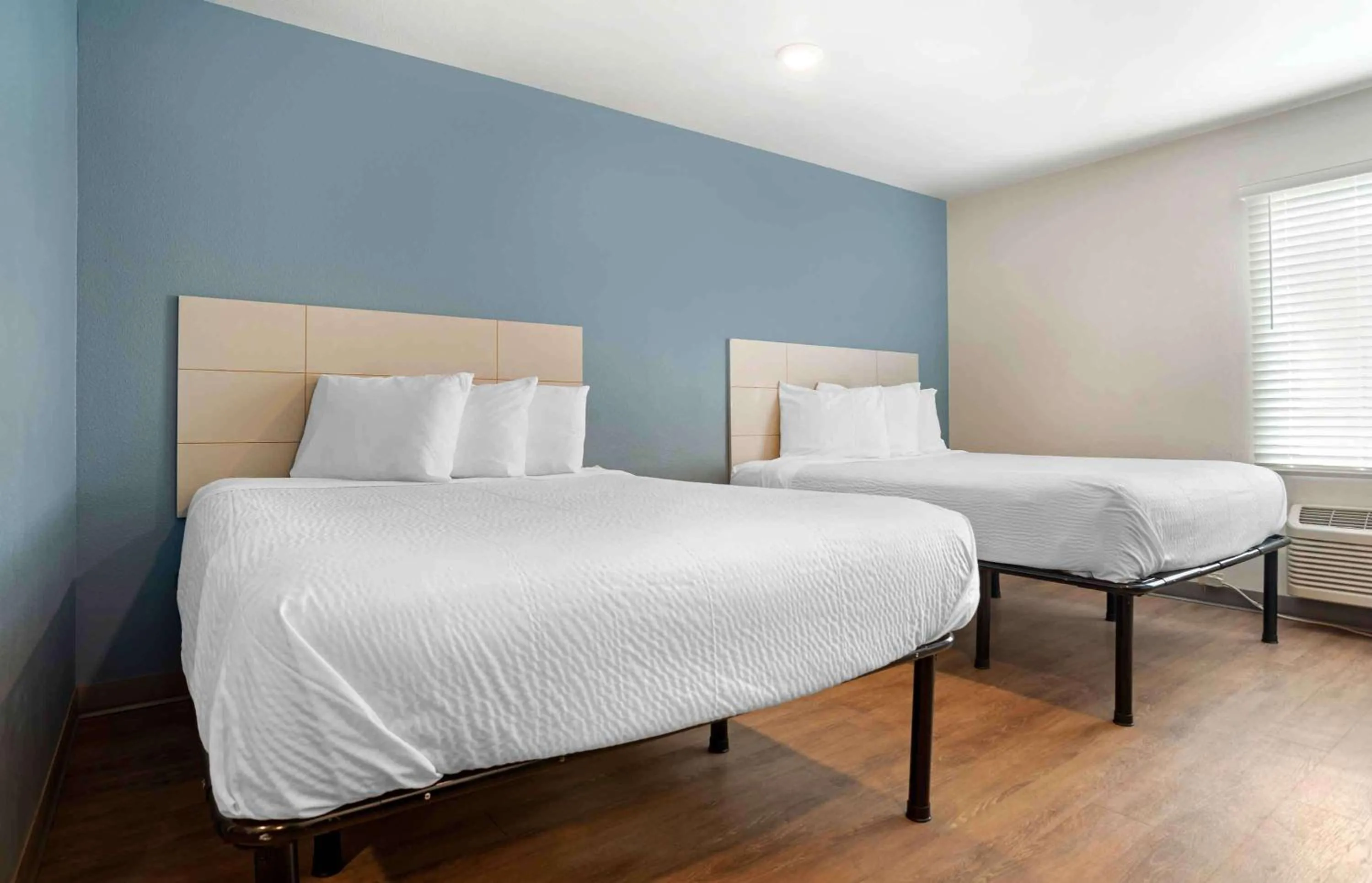 Bedroom, Bed in Extended Stay America Select Suites - Springdale