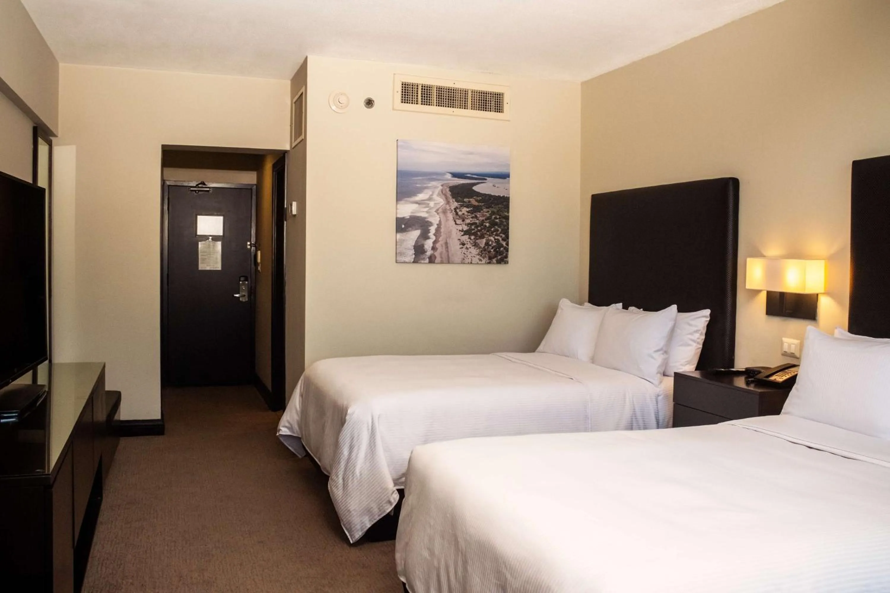 Bed in Hilton San Salvador