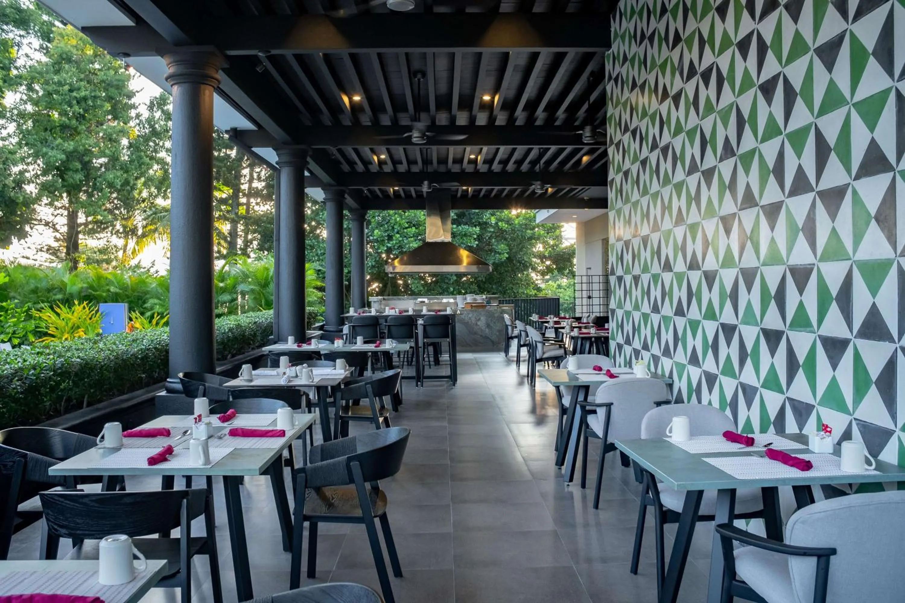 Restaurant/places to eat in Hilton San Salvador