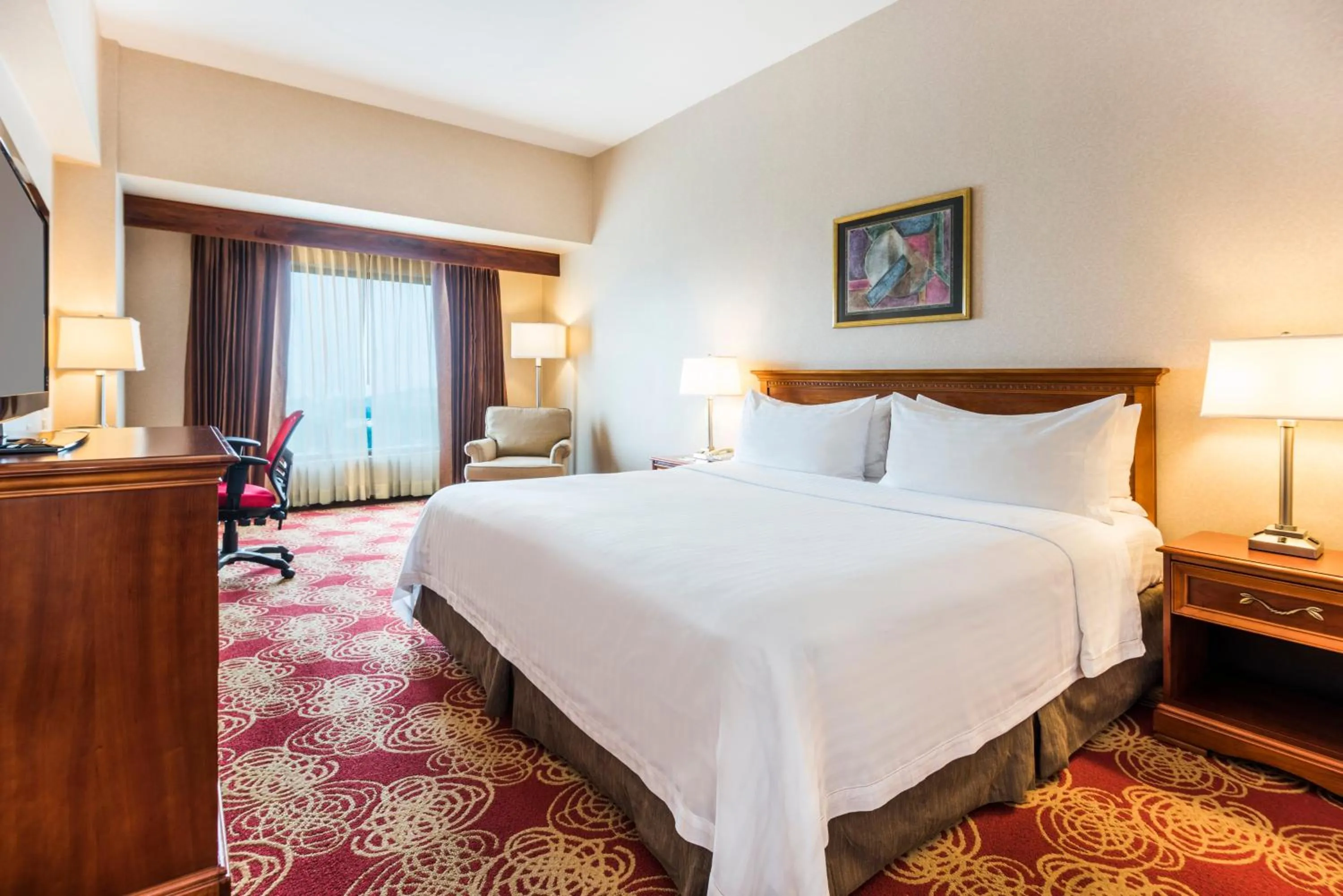 Photo of the whole room, Bed in Holiday Inn Convention Center by IHG