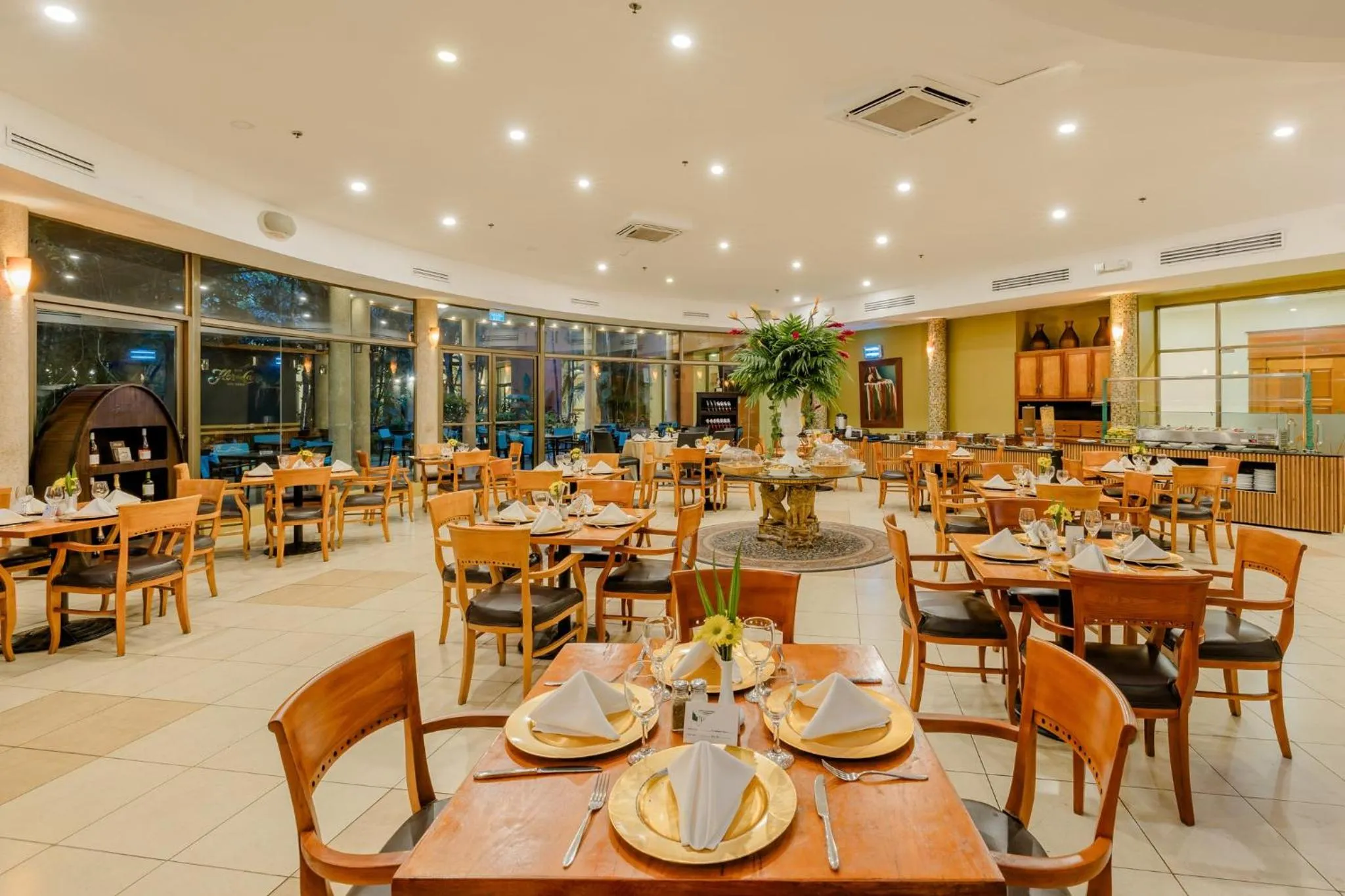 Restaurant/places to eat in Holiday Inn Convention Center by IHG