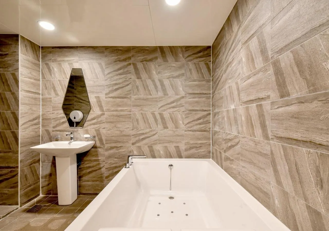 Bathroom in French code Hotel