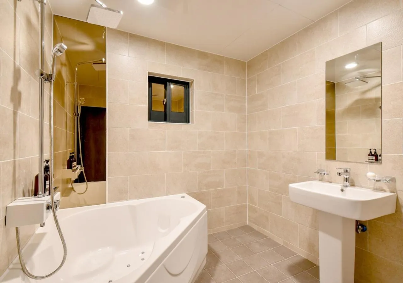 Bathroom in French code Hotel