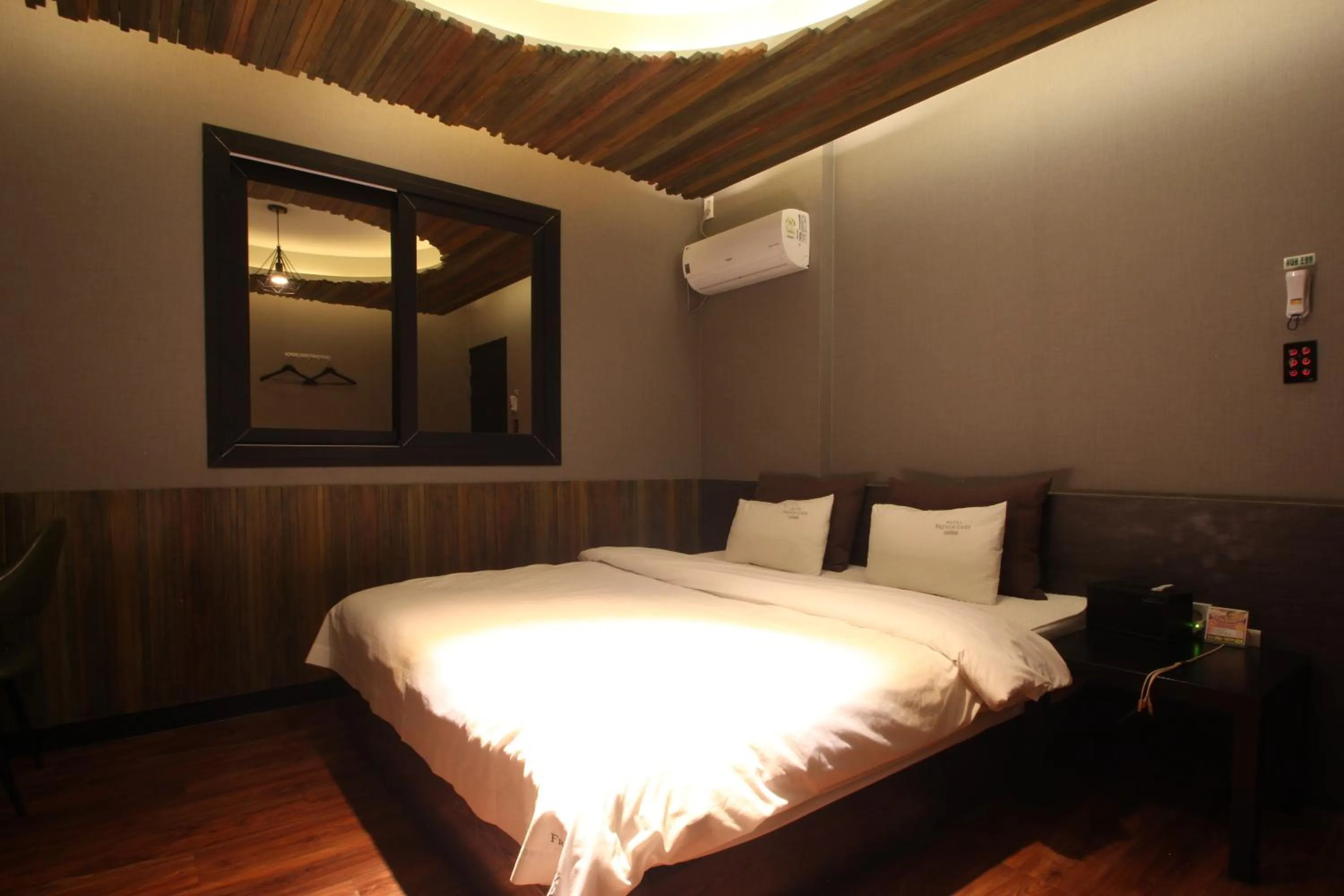 Bed in French code Hotel