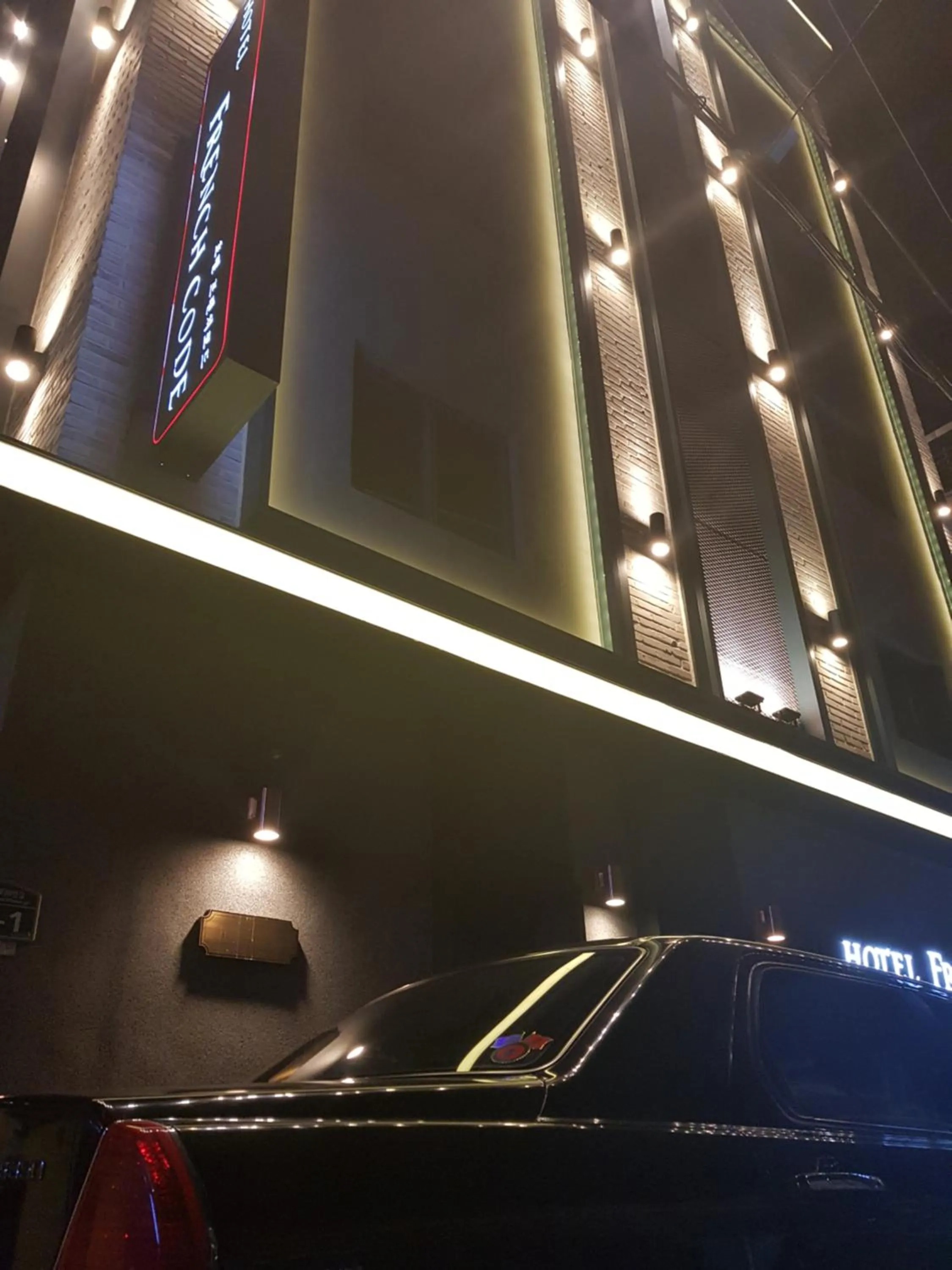 TV/Entertainment Center in French code Hotel