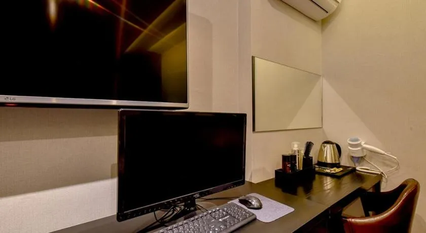 TV/Entertainment Center in French code Hotel