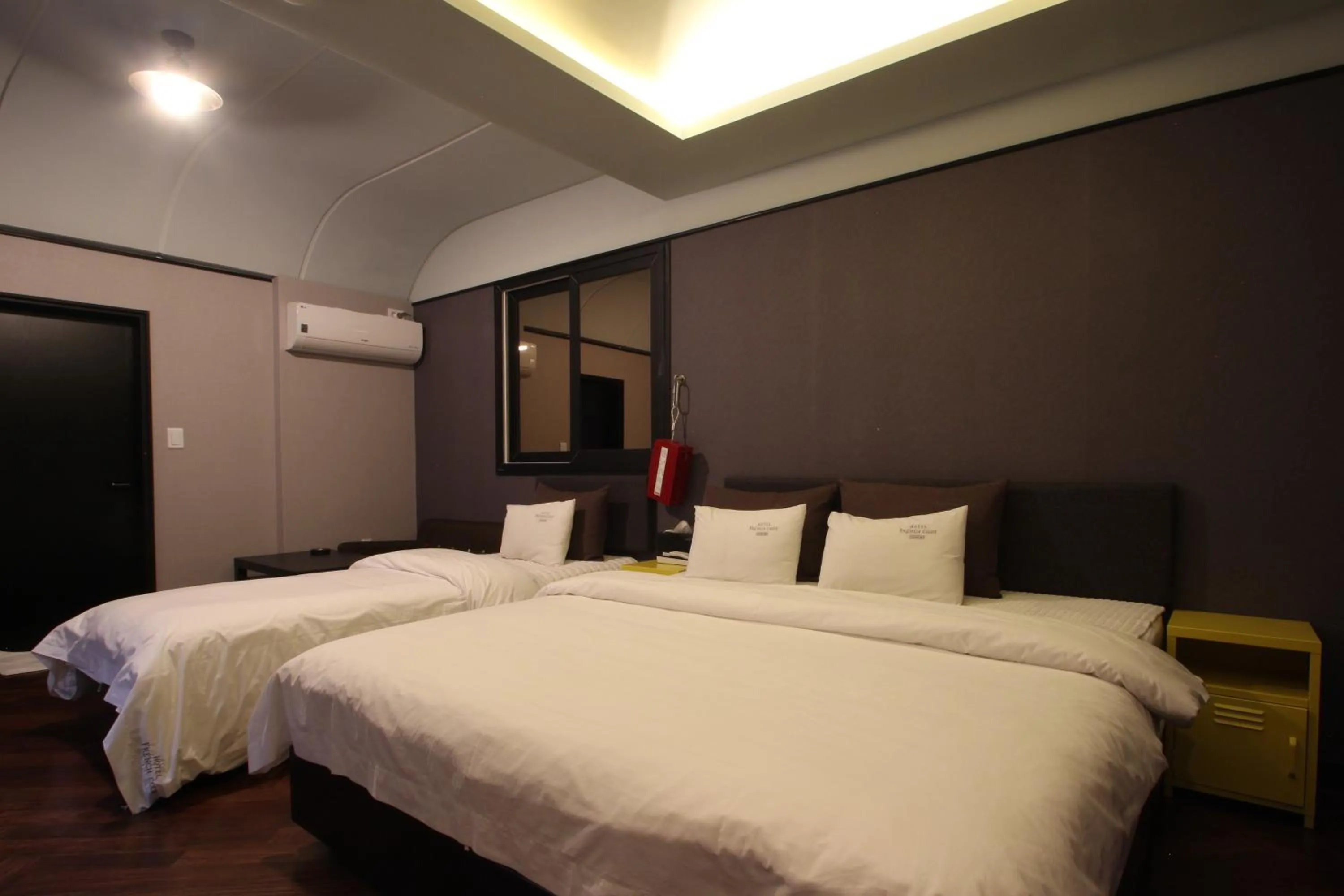 Bed in French code Hotel