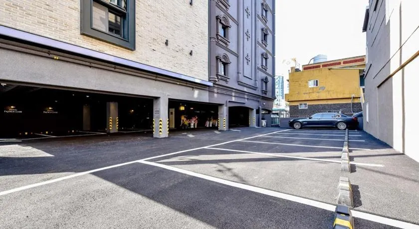 Property building in French code Hotel