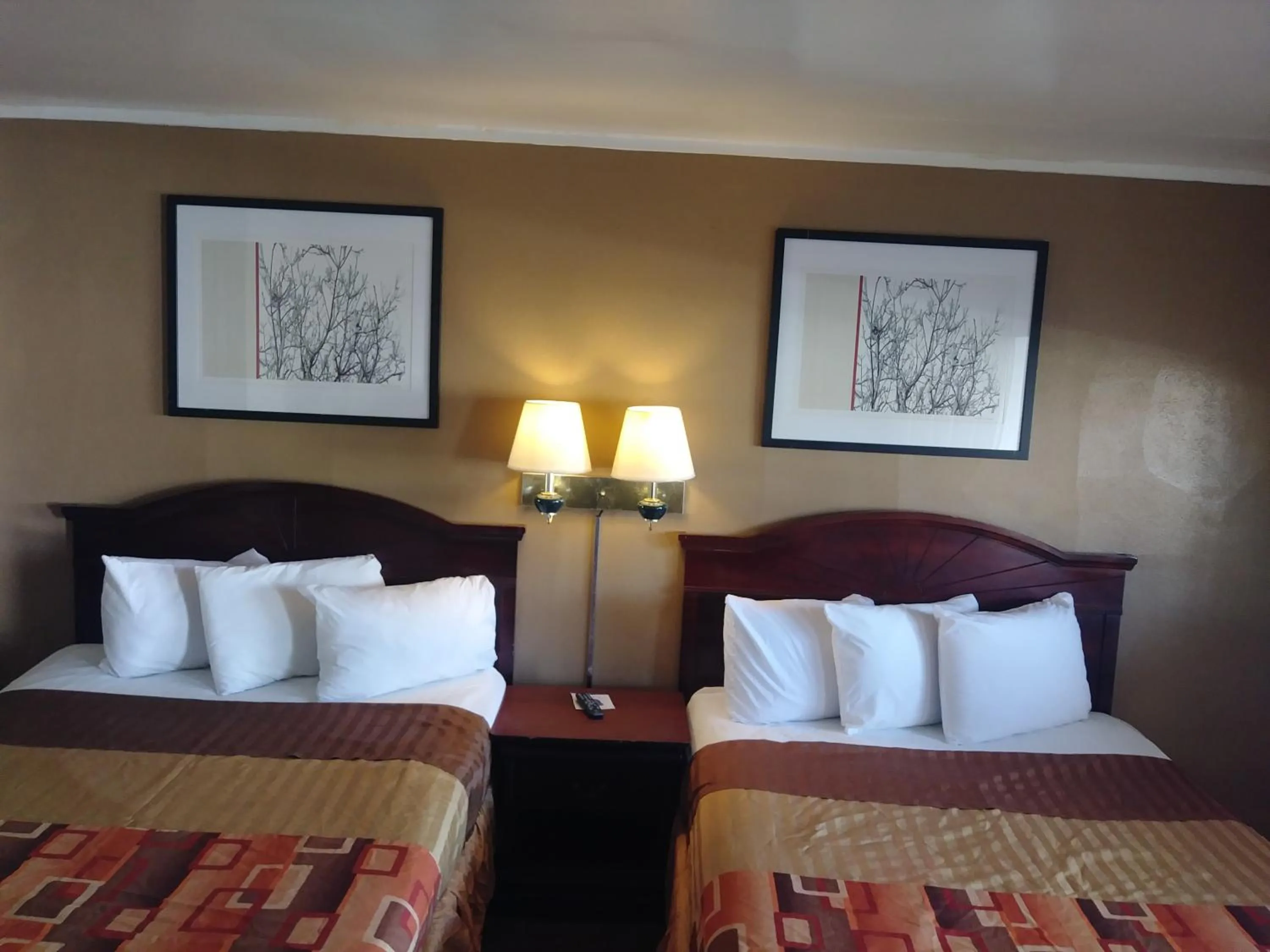 Bed in Garden Inn & Suites New Braunfels