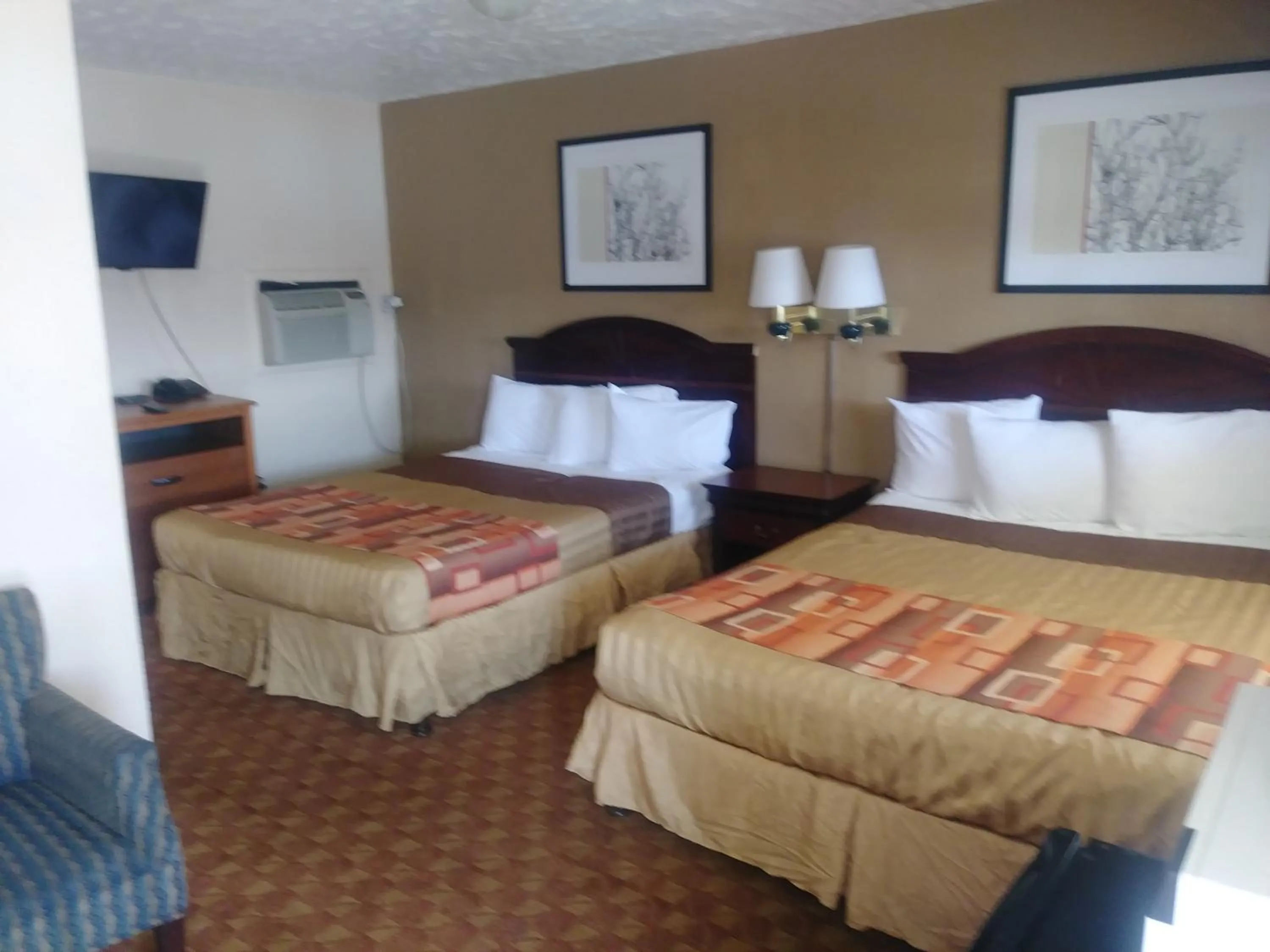 Bed in Garden Inn & Suites New Braunfels