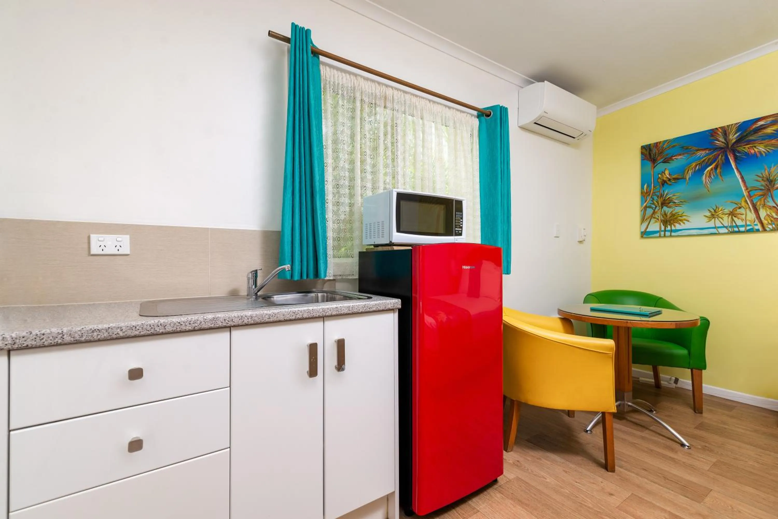 Kitchen or kitchenette in Port Douglas Motel