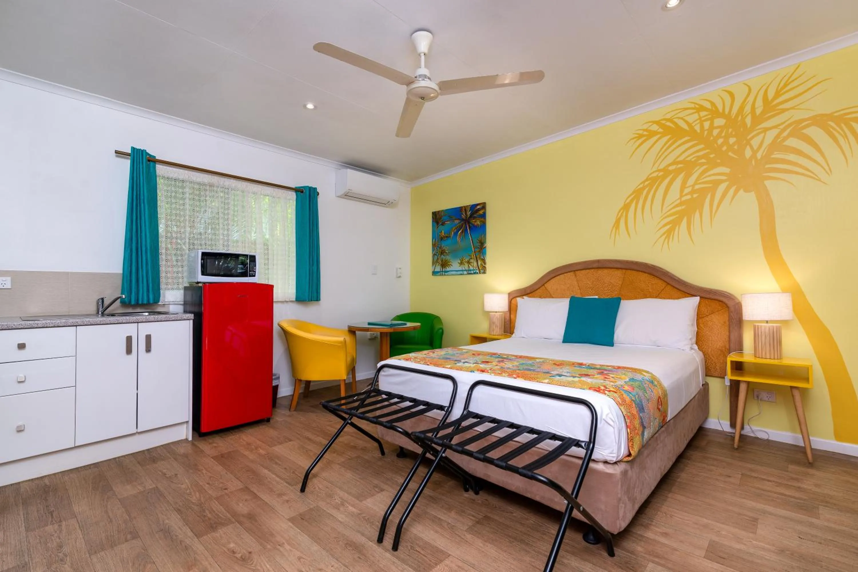 Bedroom, Bed in Port Douglas Motel