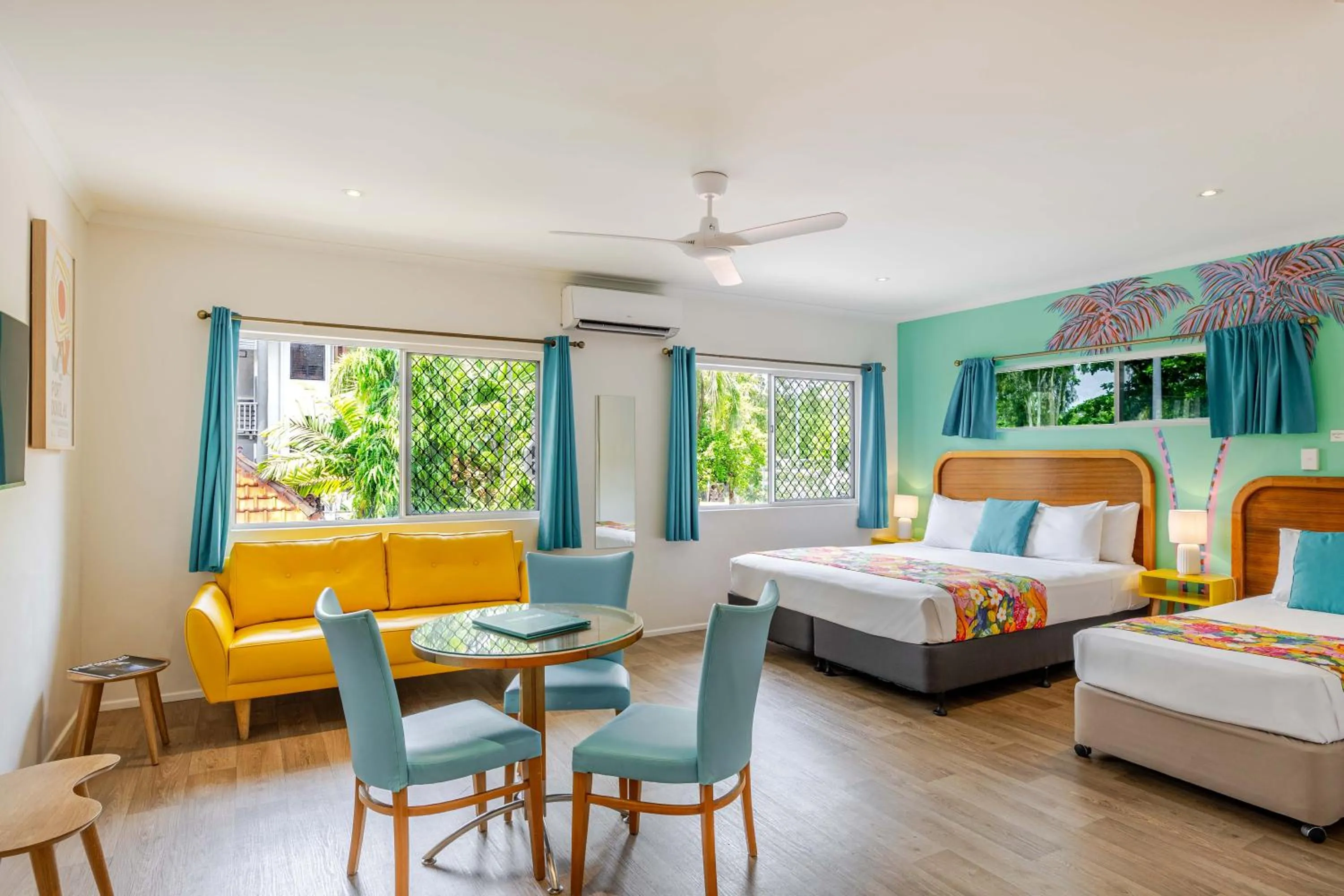 Bedroom, Bed in Port Douglas Motel