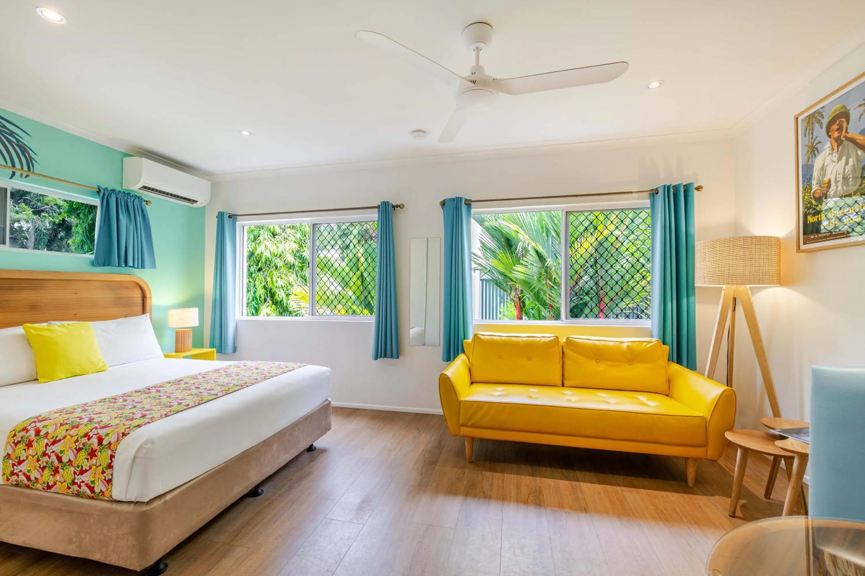 Bedroom, Bed in Port Douglas Motel