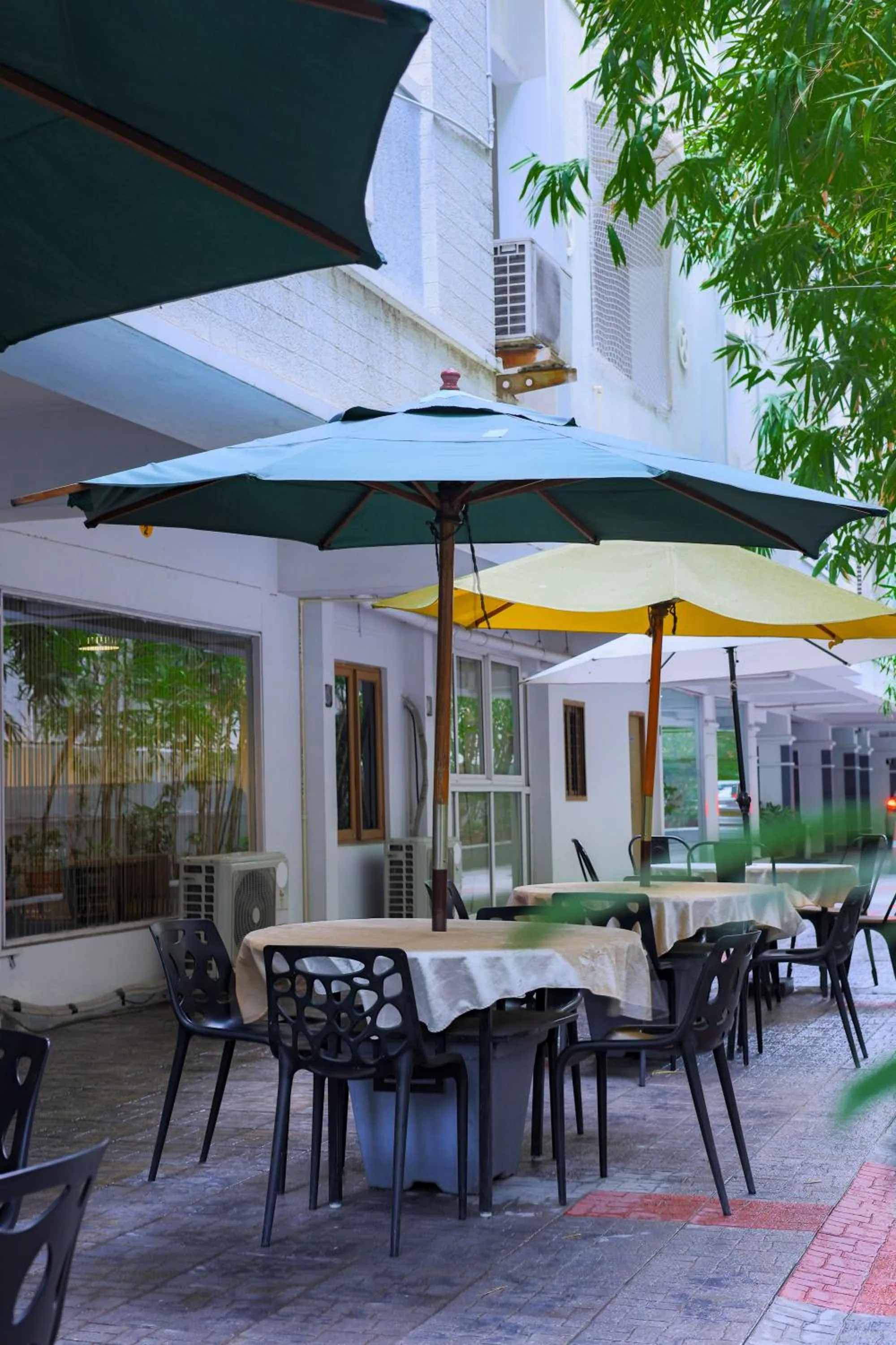 Restaurant/places to eat in Hotel Athome & Serviced Apartments by Deccan Serai Hotels