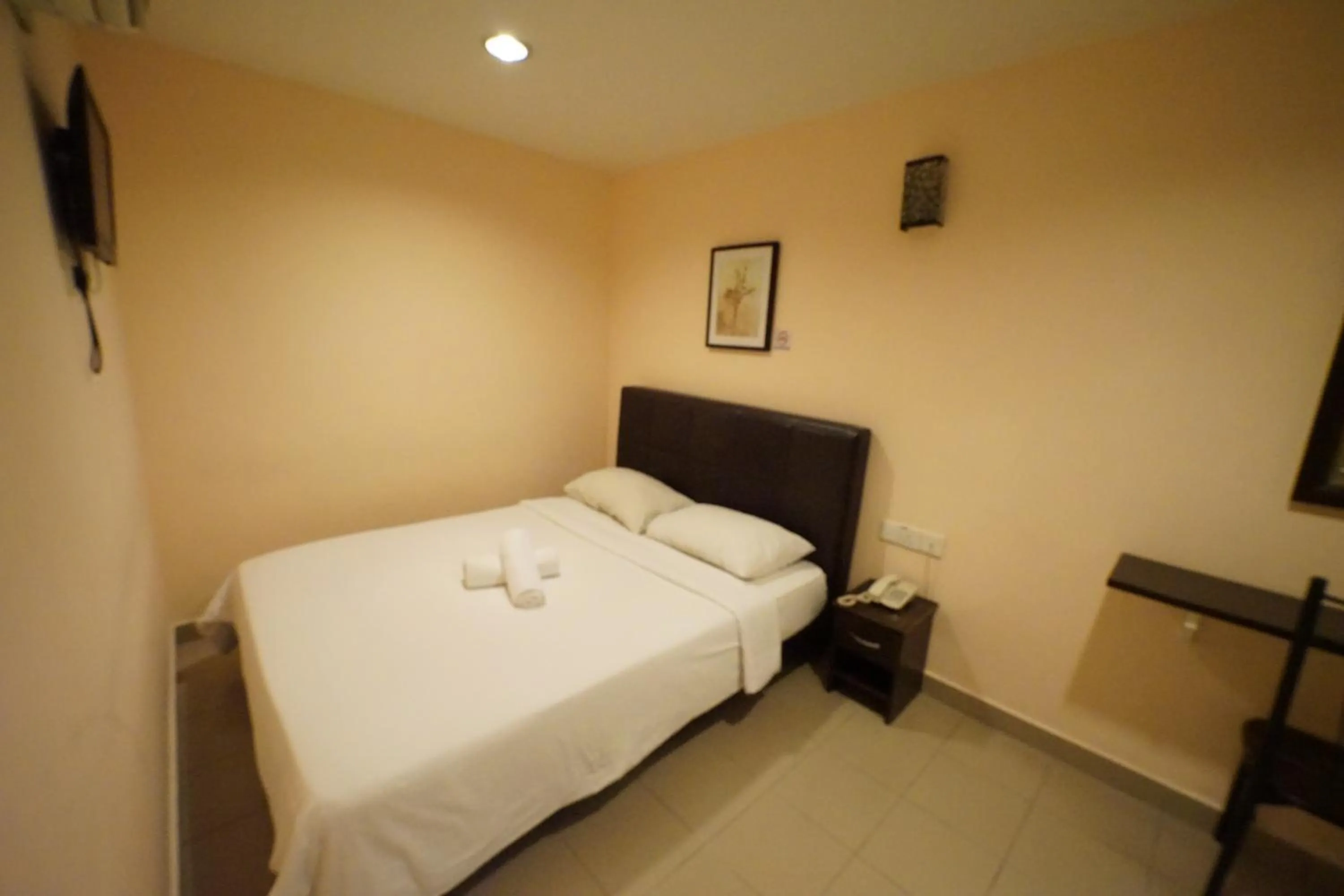 Photo of the whole room, Bed in Hotel A-One